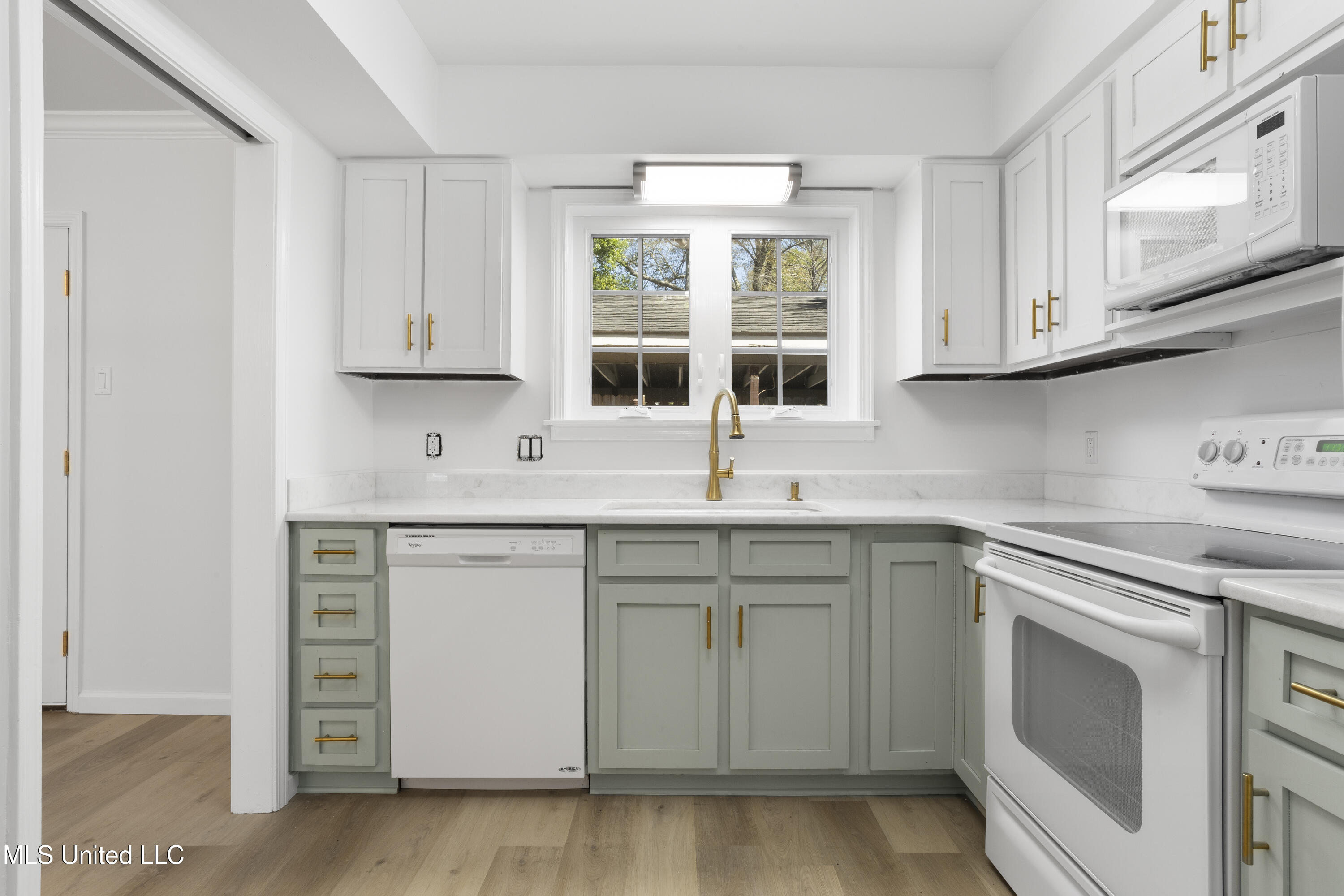 14 Independence Drive, 14