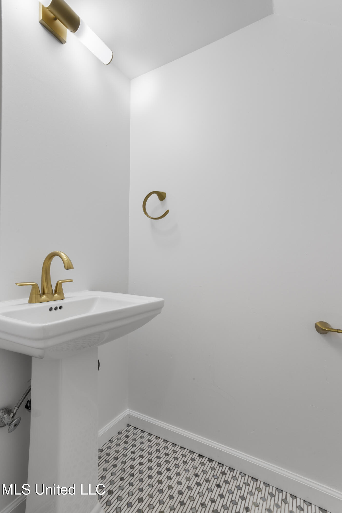 14 Independence Drive, 14