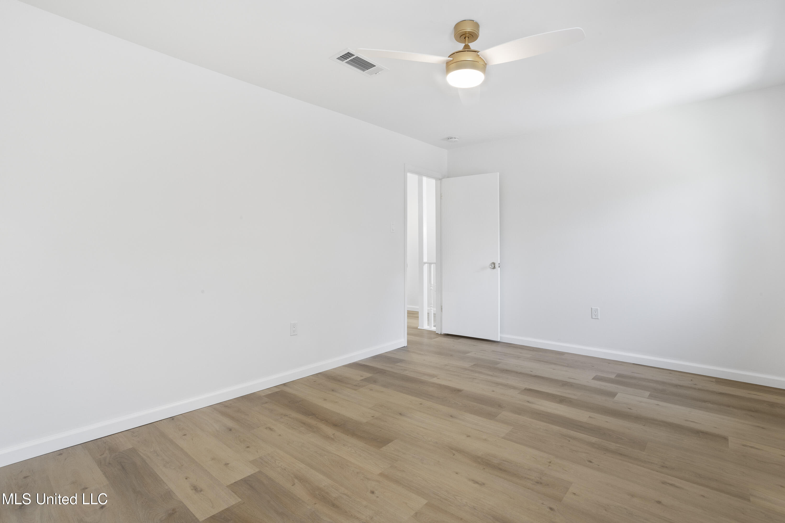 14 Independence Drive, 14