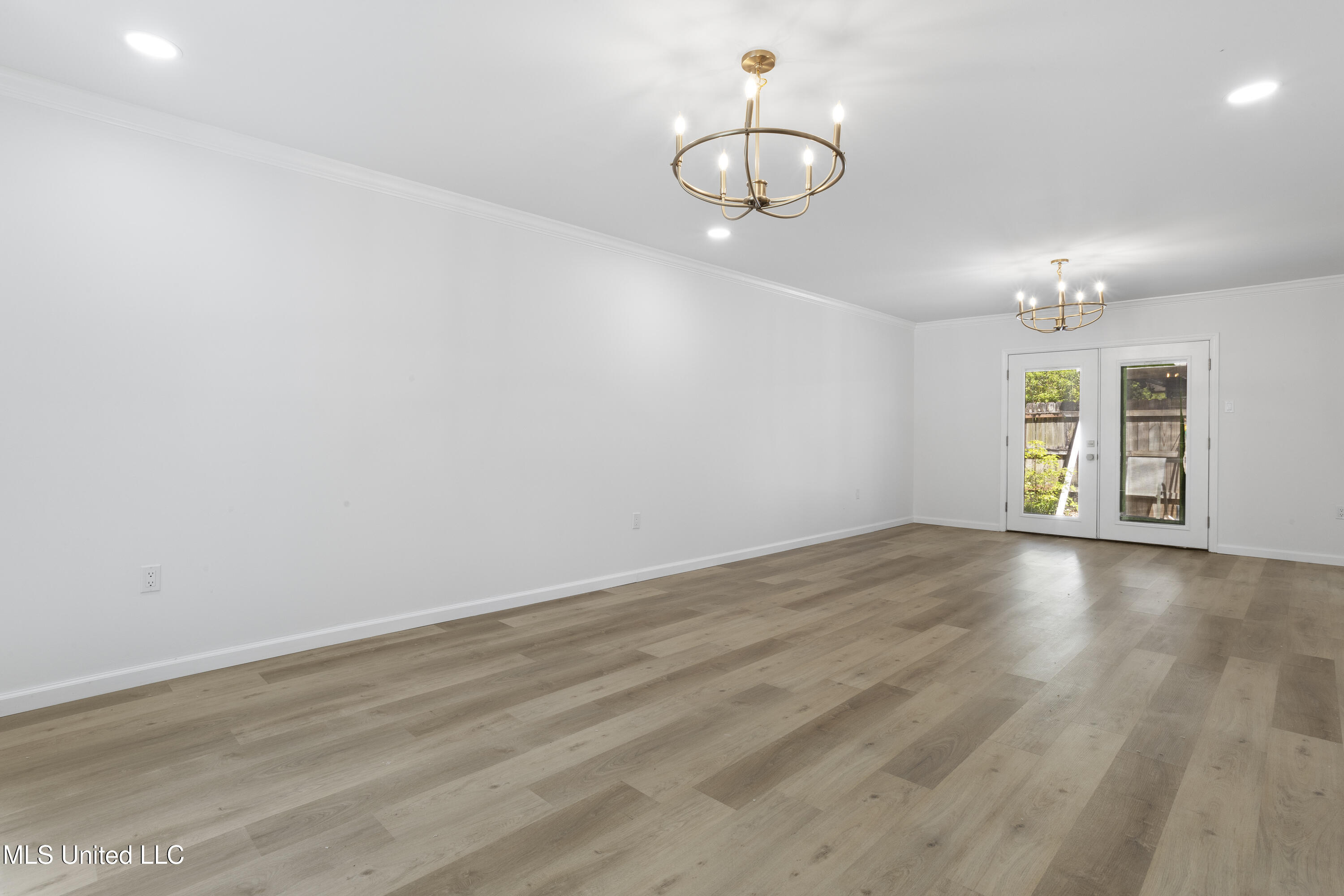 14 Independence Drive, 14