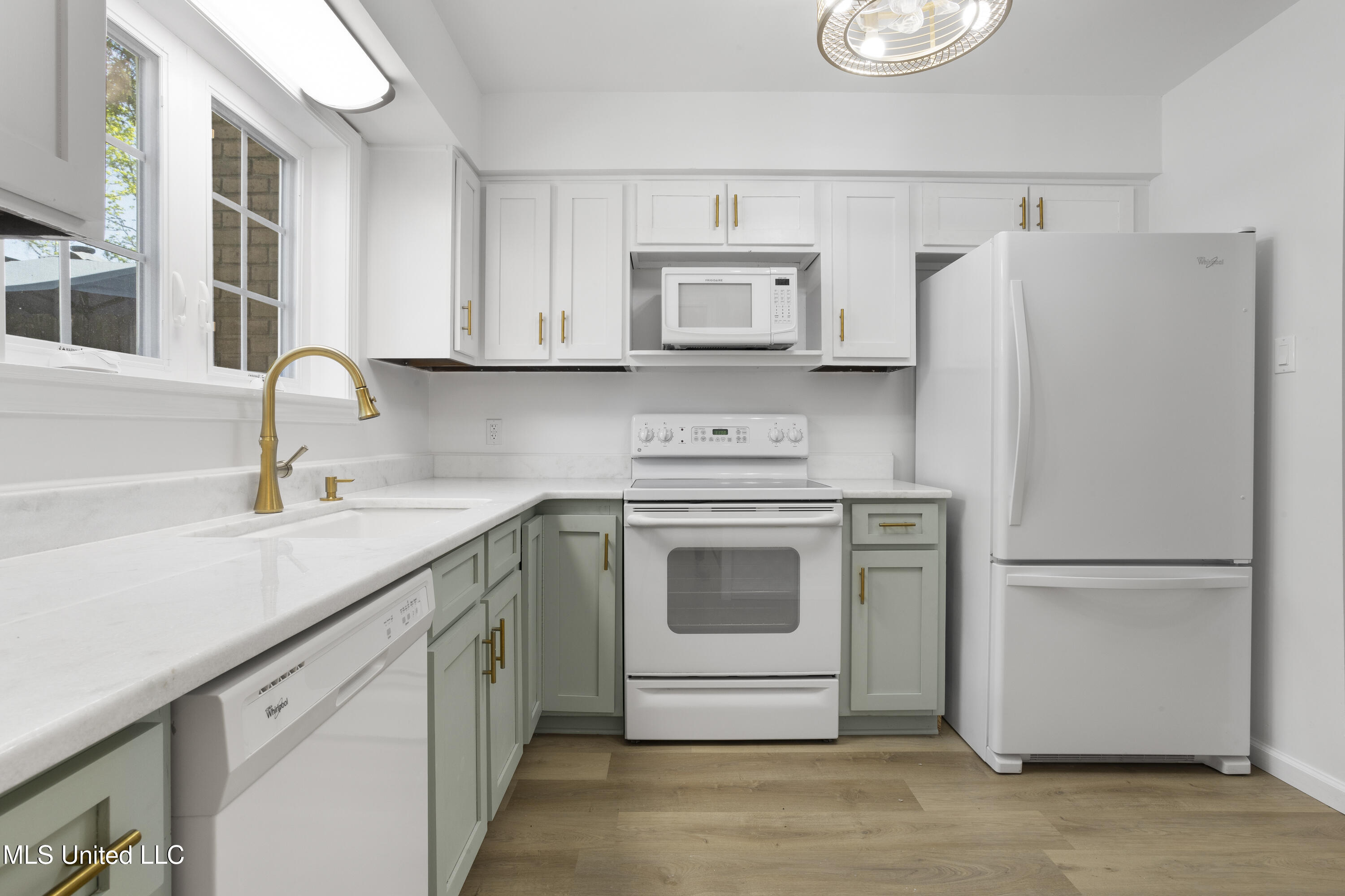 14 Independence Drive, 14