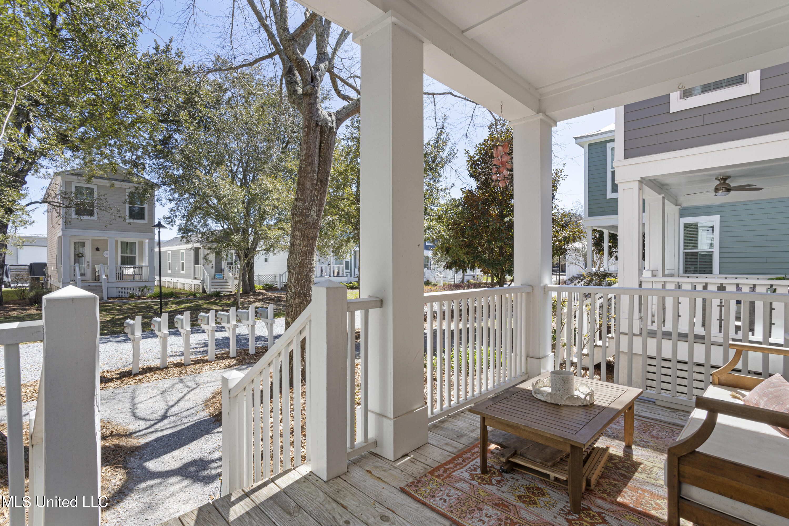 2207 Government Street, 17