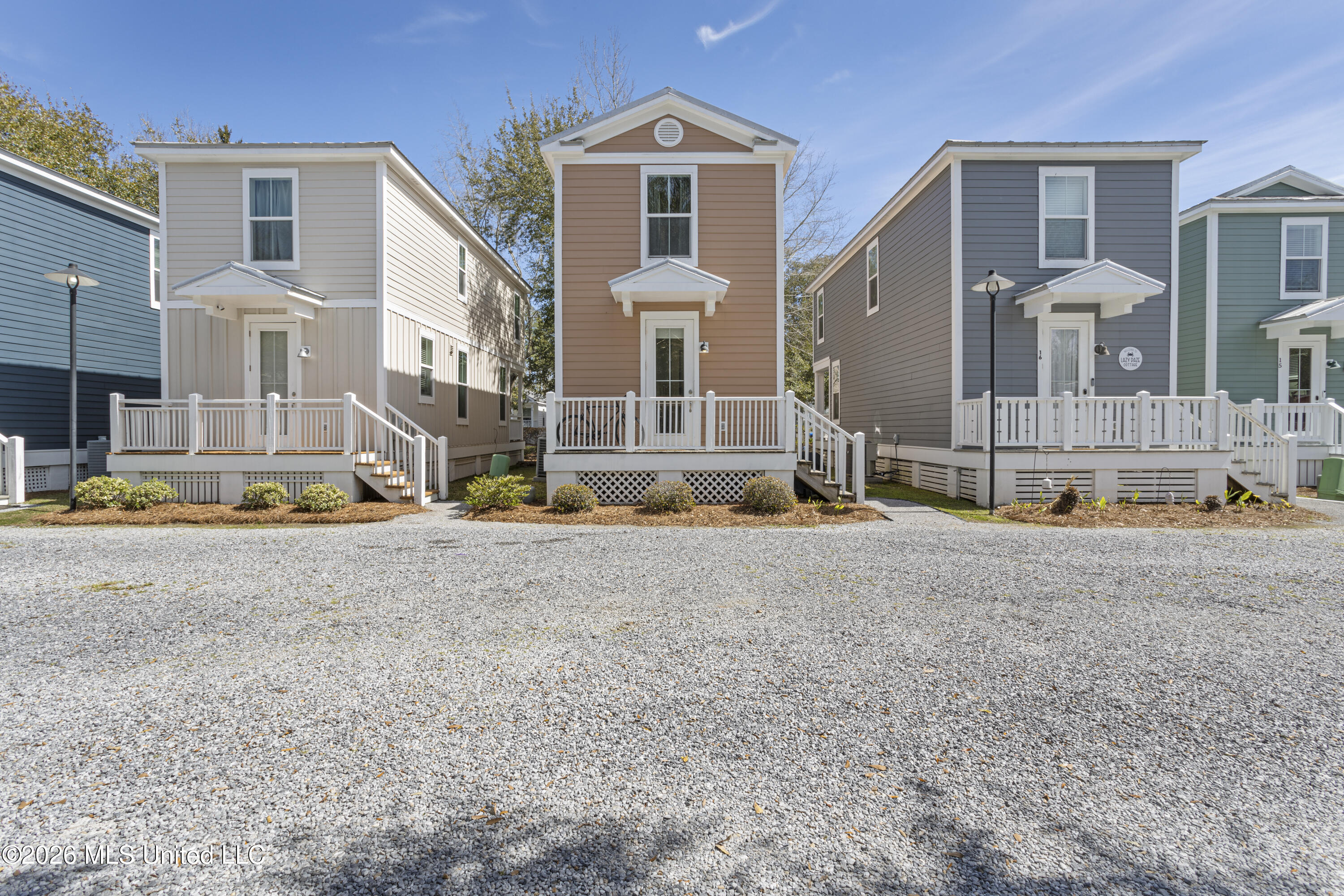2207 Government Street, 17