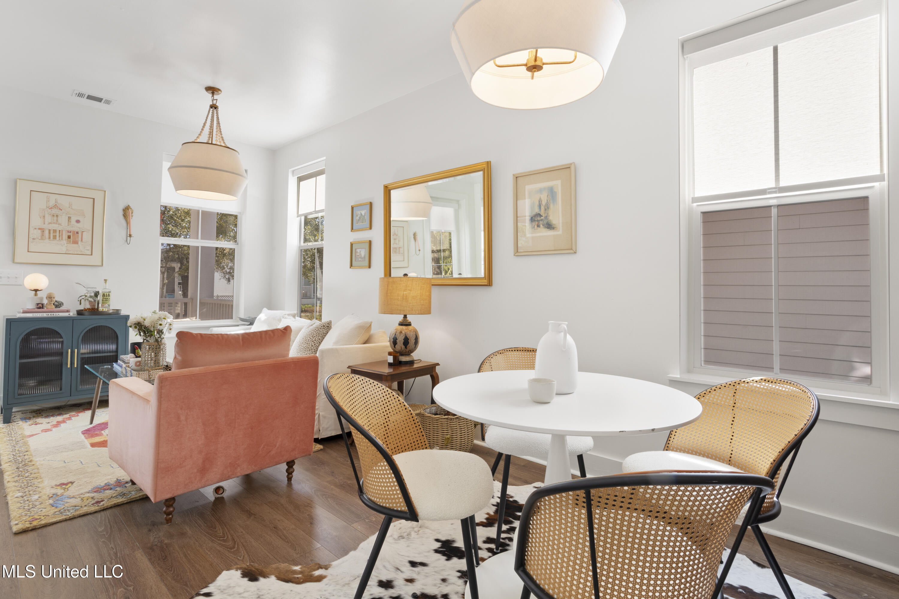 2207 Government Street, 17