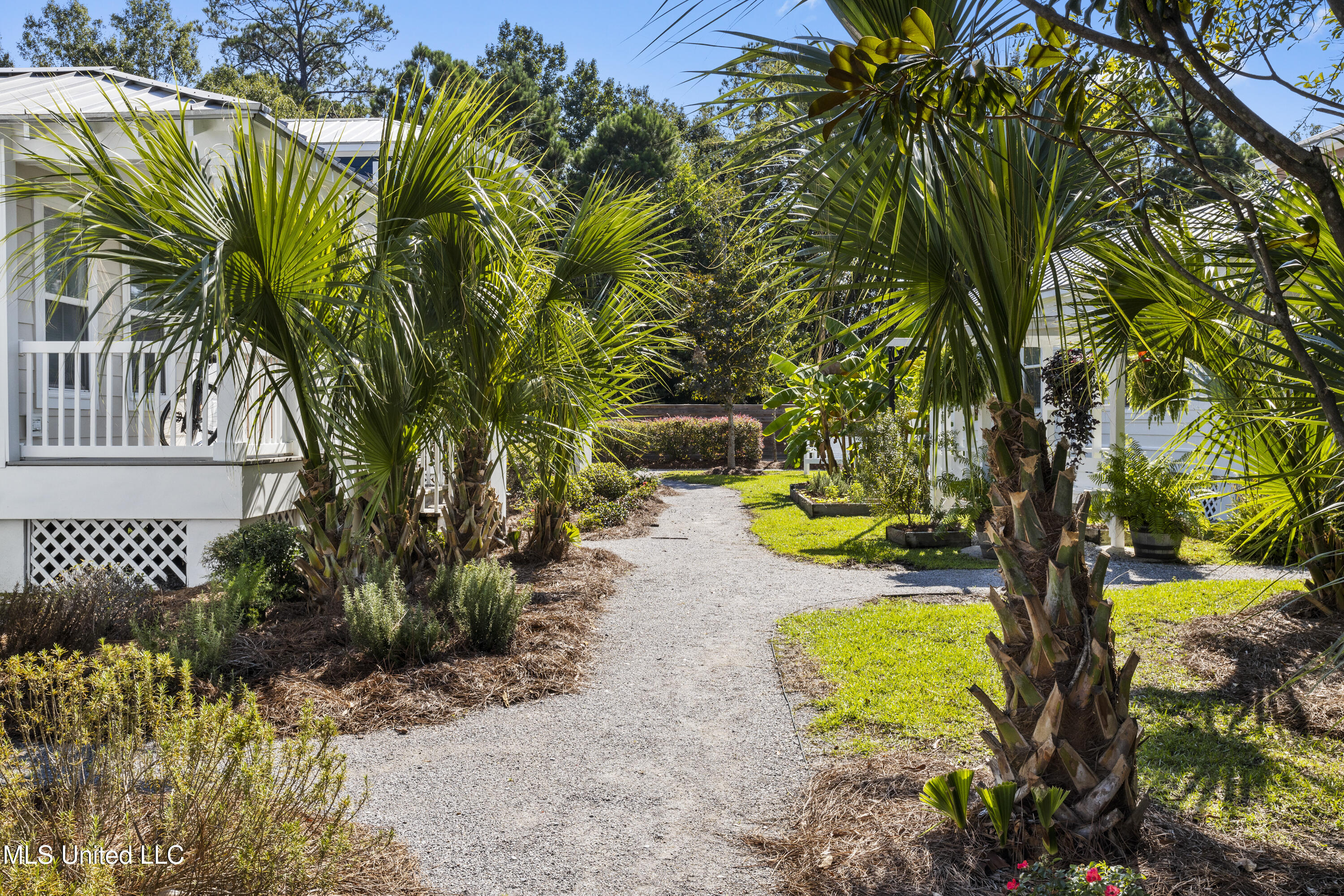 2207 Government Street, 29