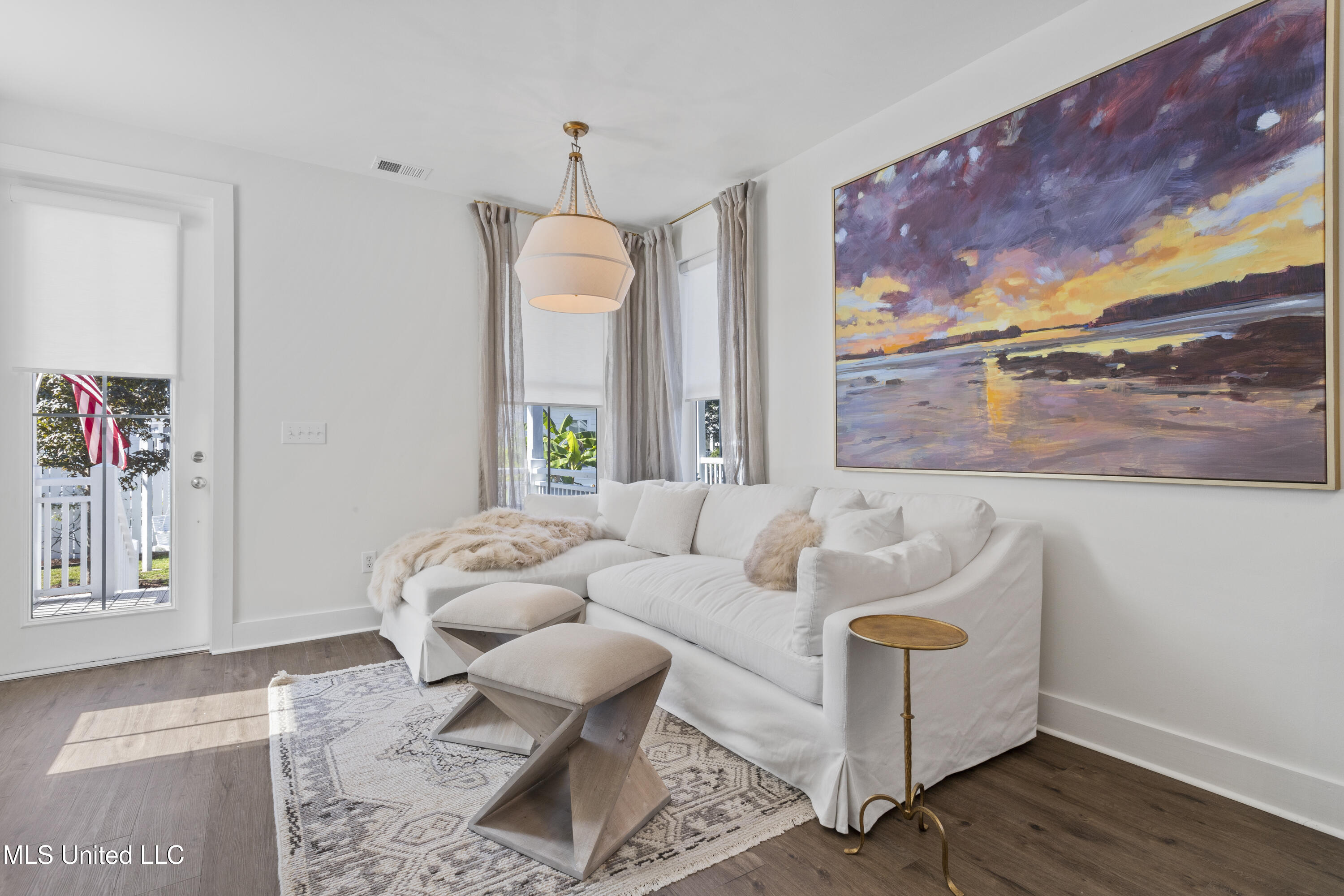 2207 Government Street, 29