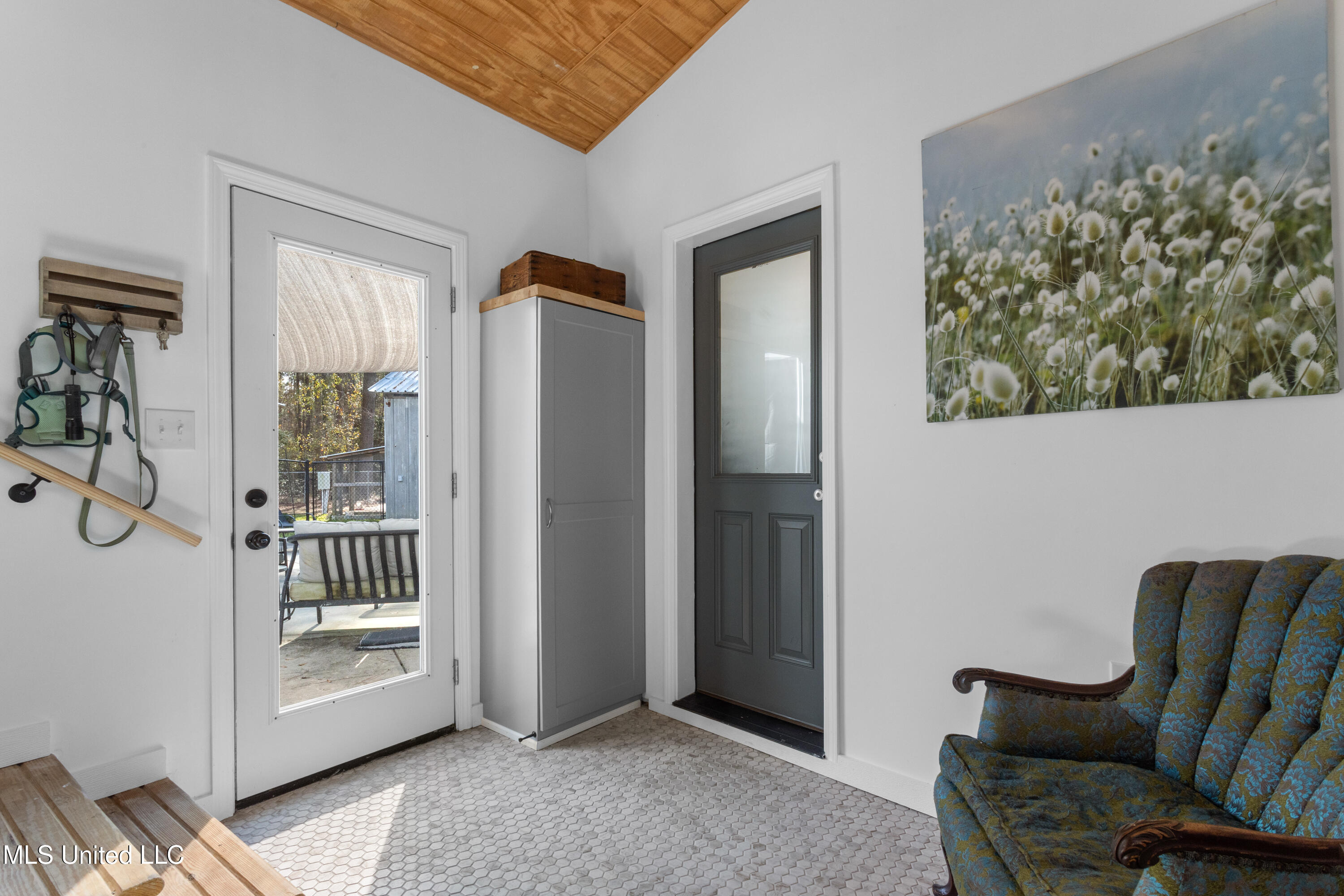 15392 Three Rivers Road