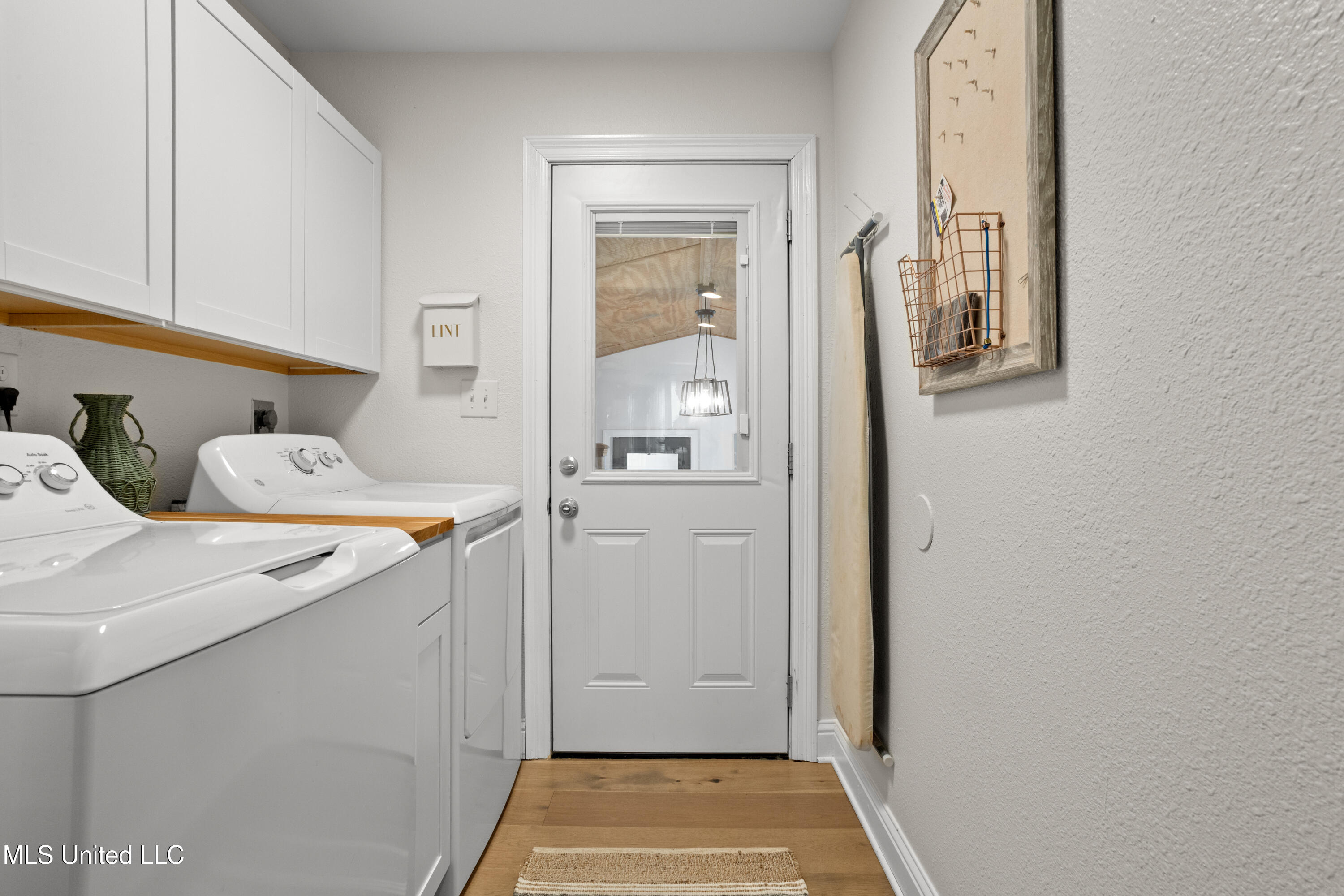 15392 Three Rivers Road