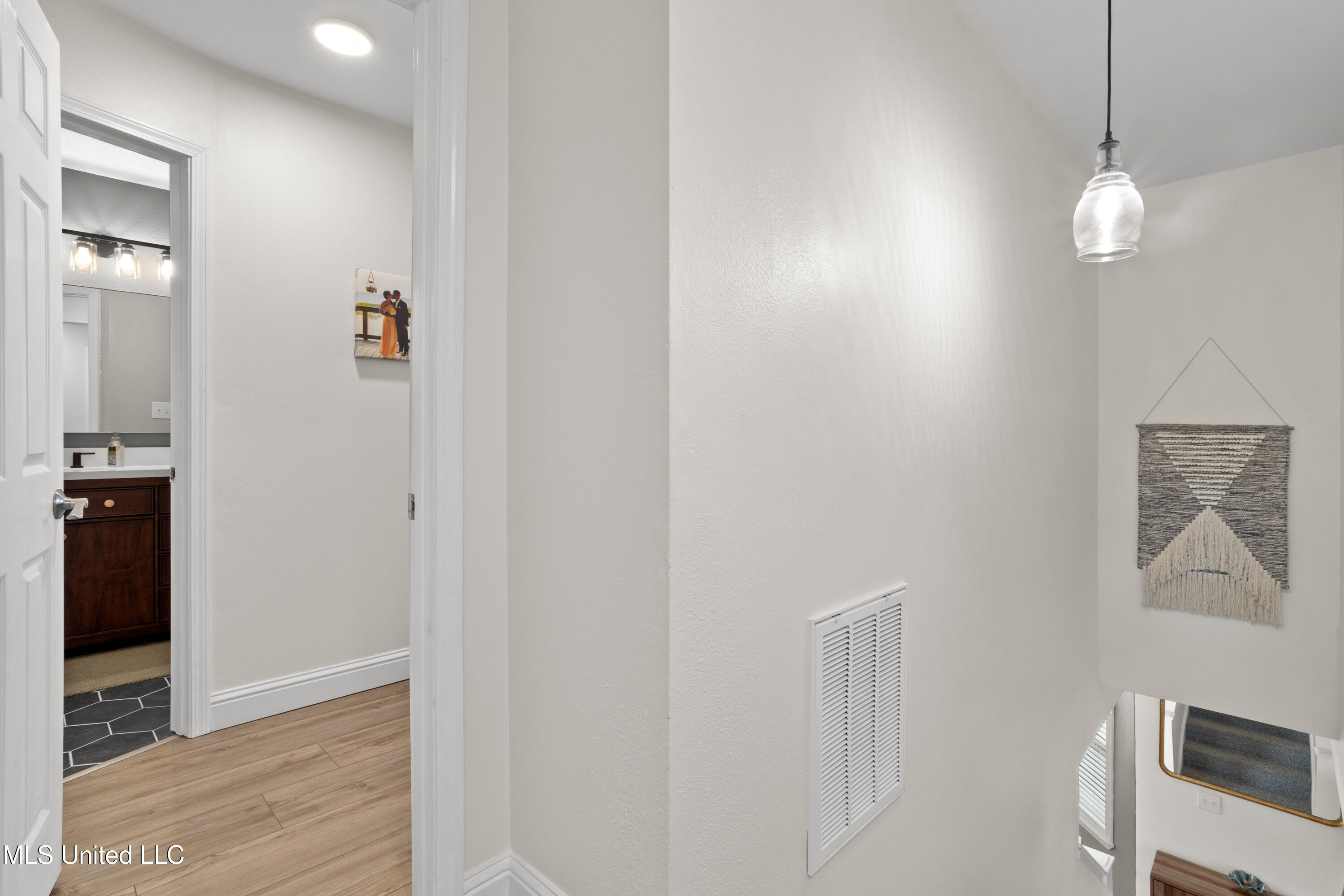 15392 Three Rivers Road