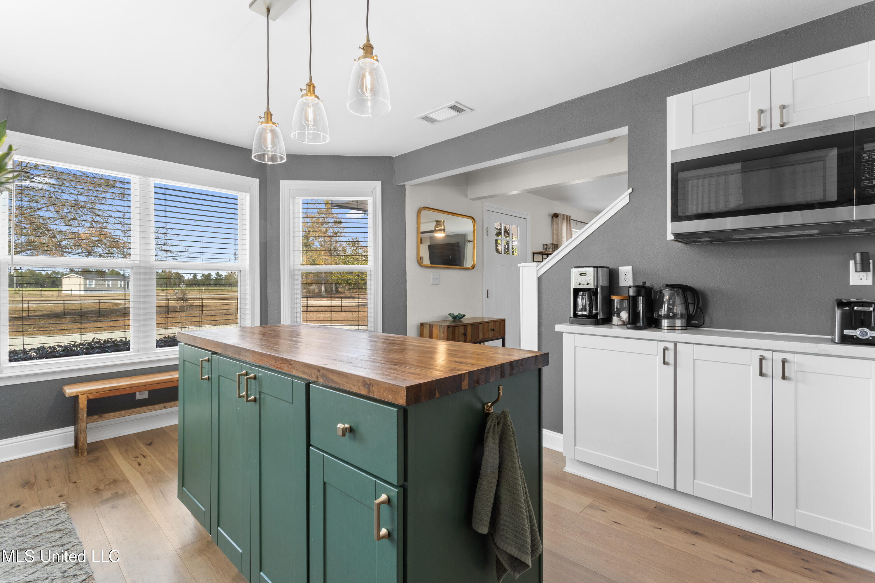 15392 Three Rivers Road