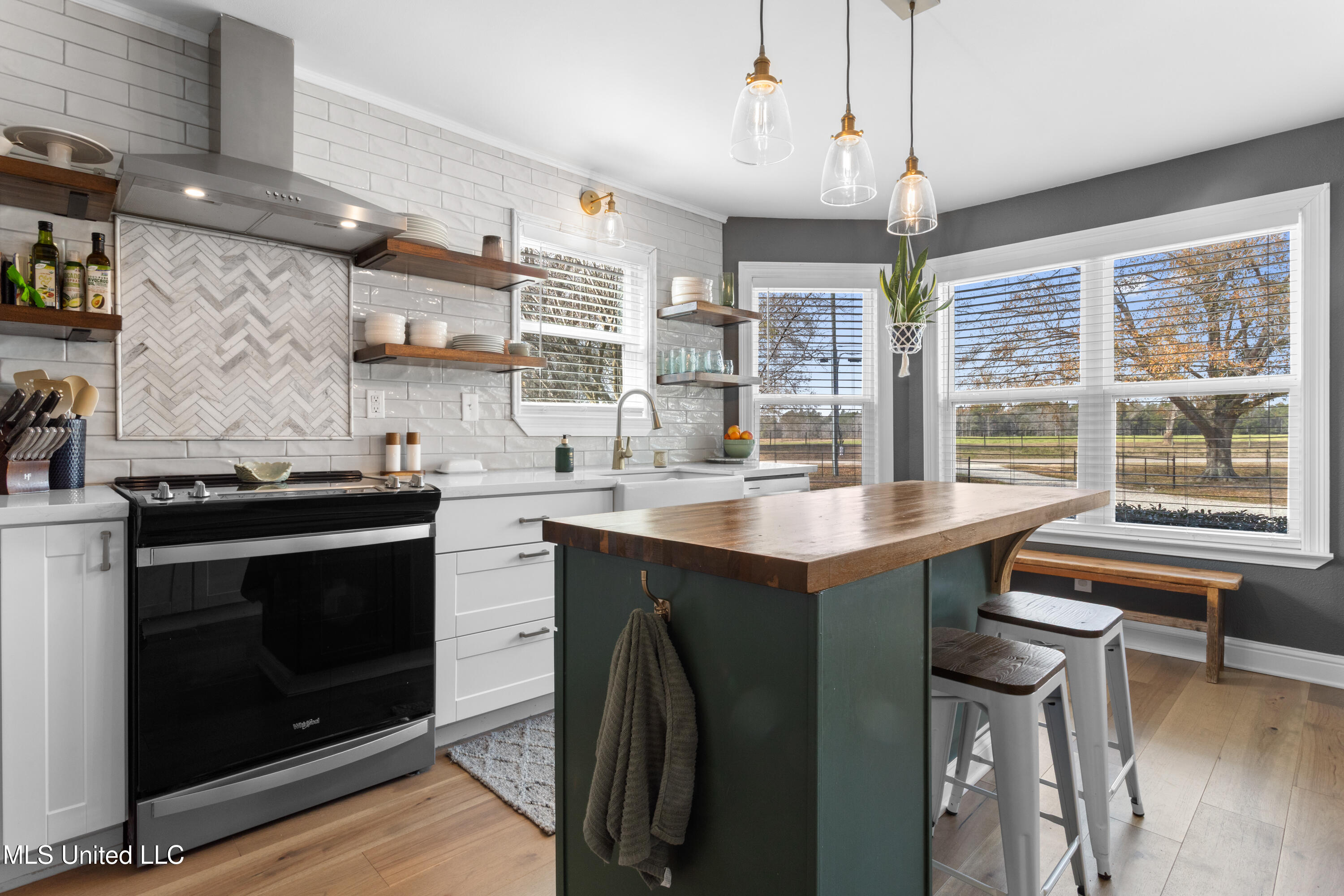 15392 Three Rivers Road