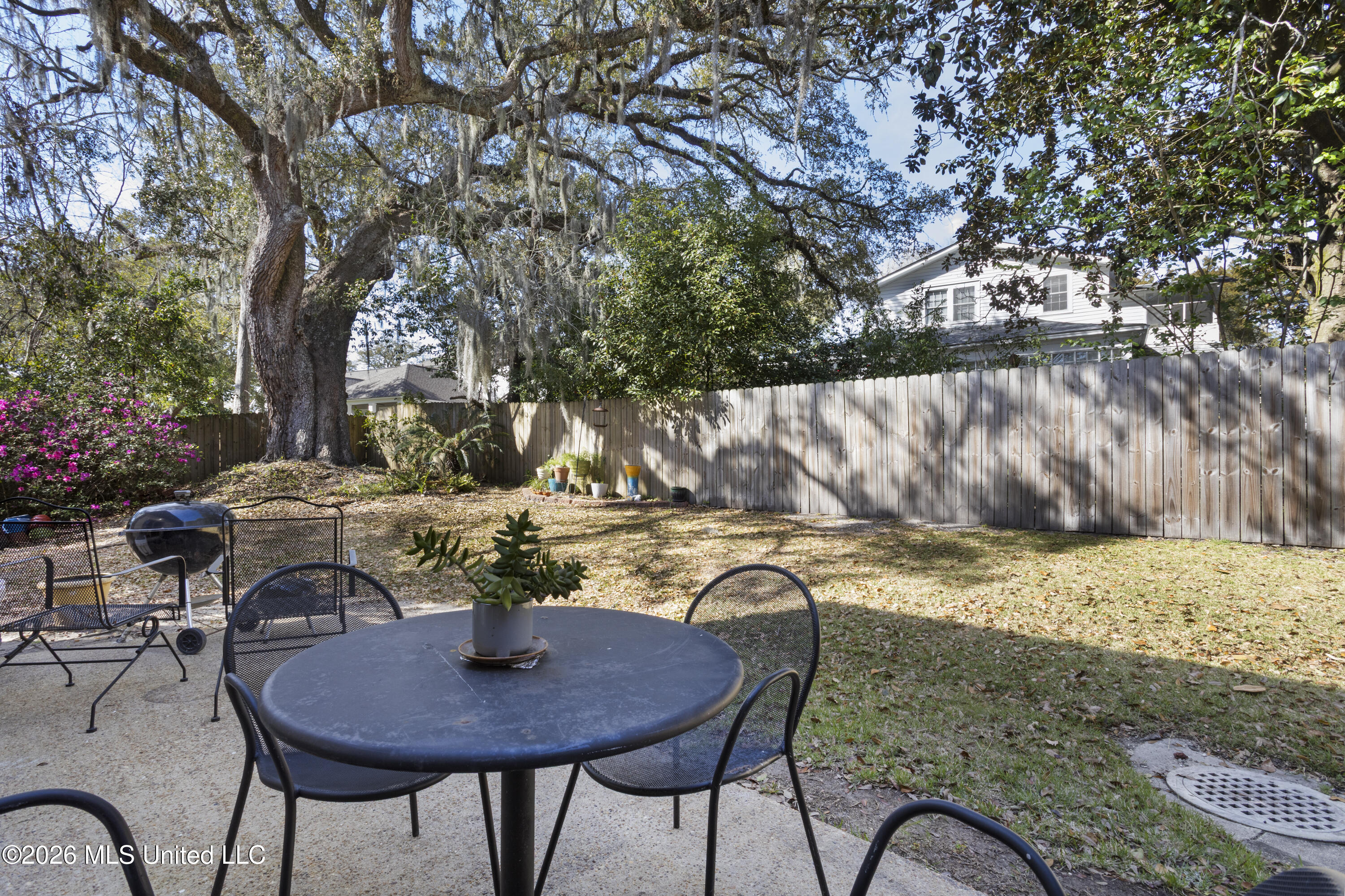 527 Front Beach Drive, 20