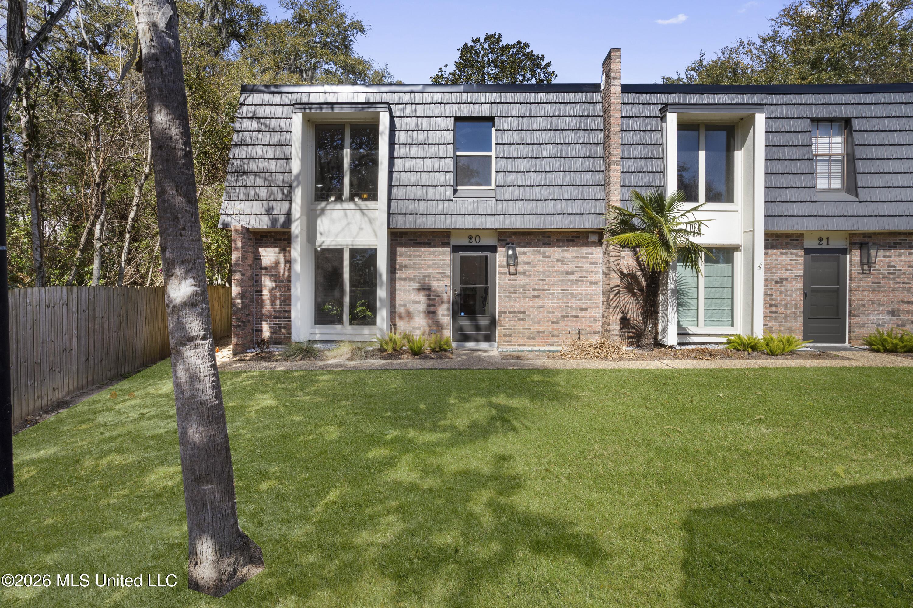 527 Front Beach Drive, 20