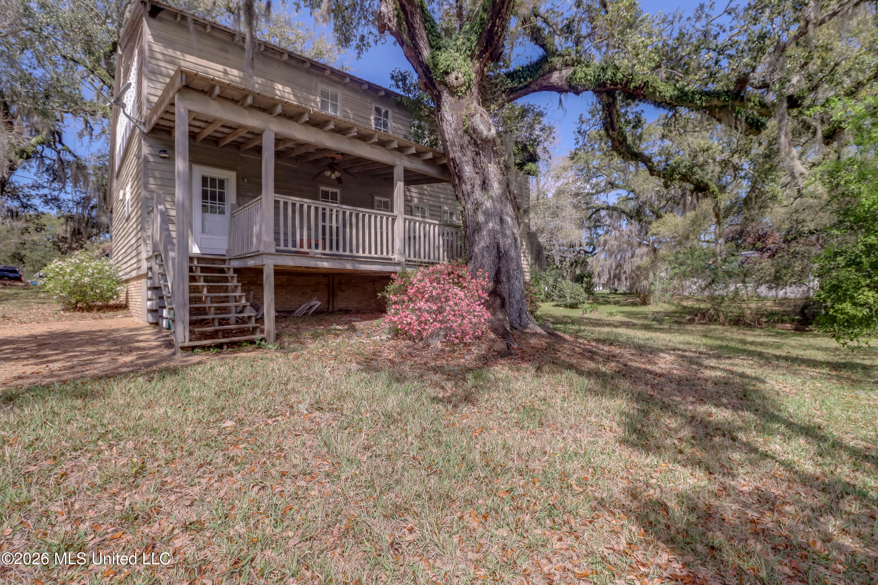 408 Oakwood Drive