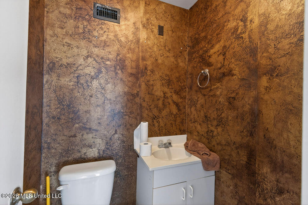 2005 Government Street