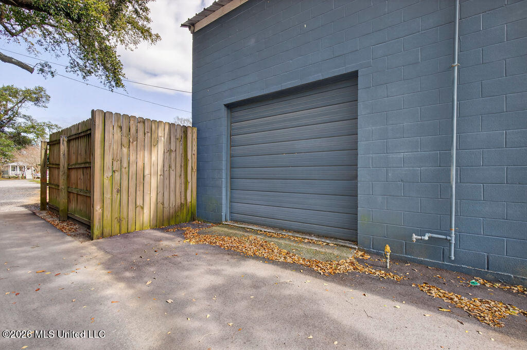 2005 Government Street