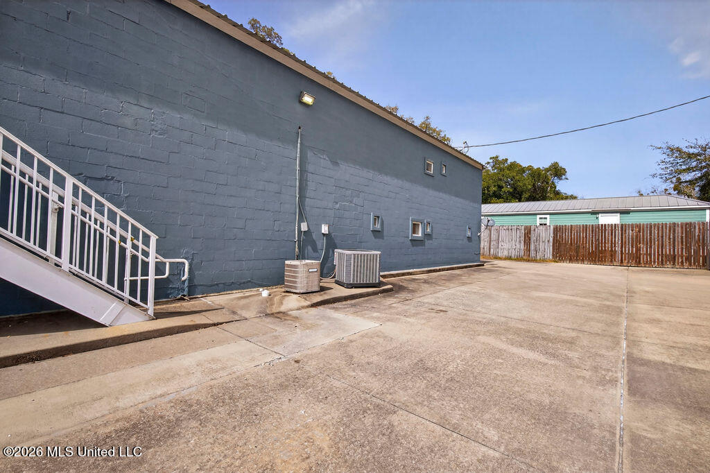 2005 Government Street