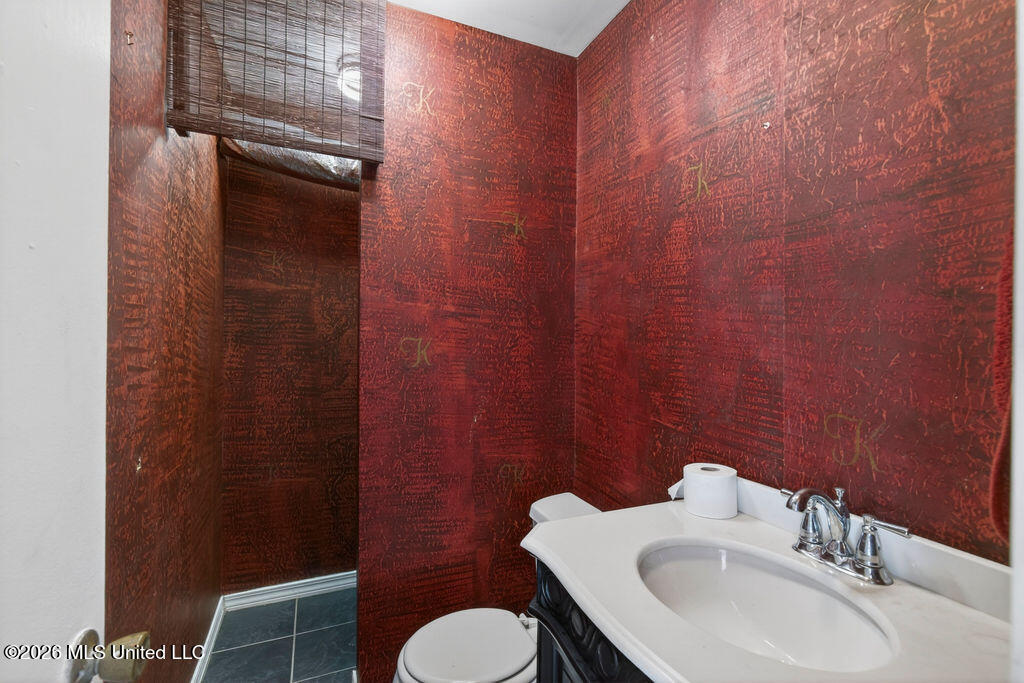 2005 Government Street