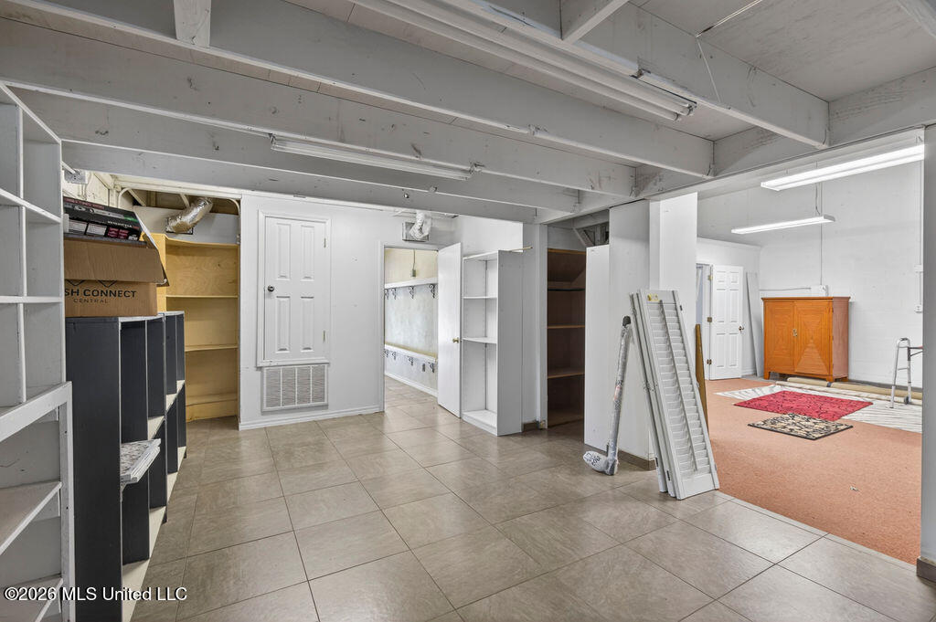 2005 Government Street