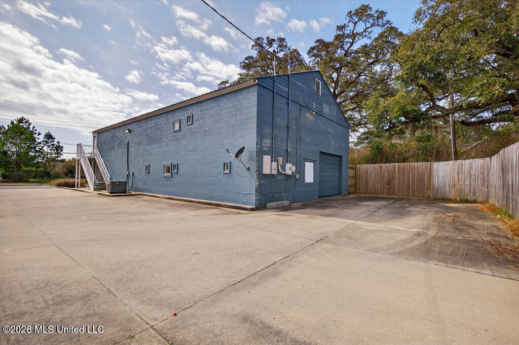 2005 Government Street