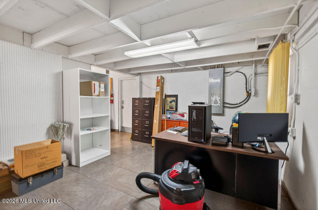 2005 Government Street