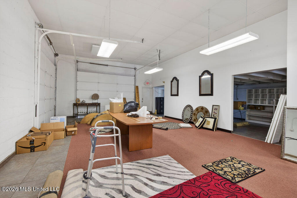 2005 Government Street