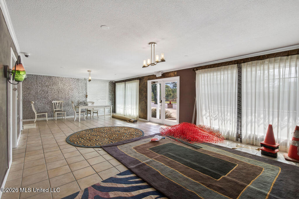 2005 Government Street