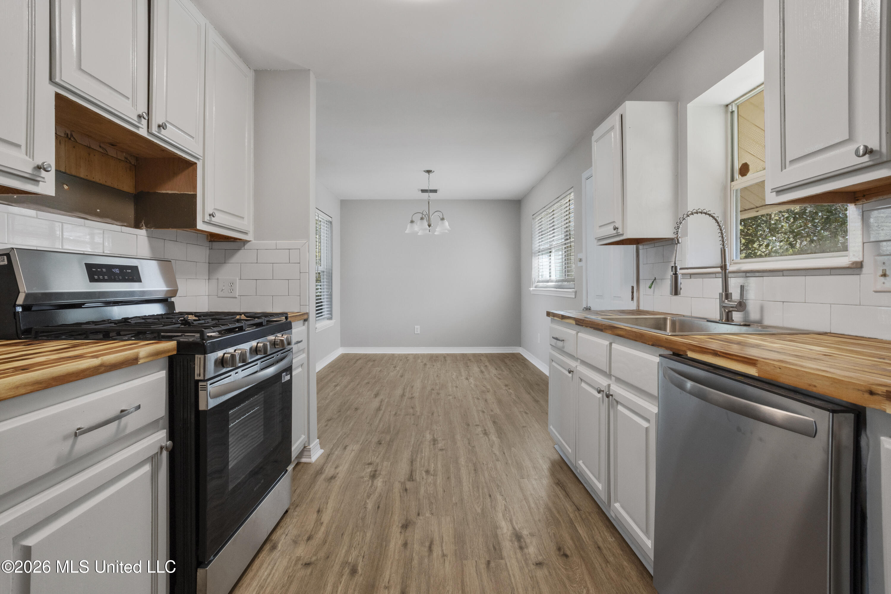 9021 W Simmons Circle