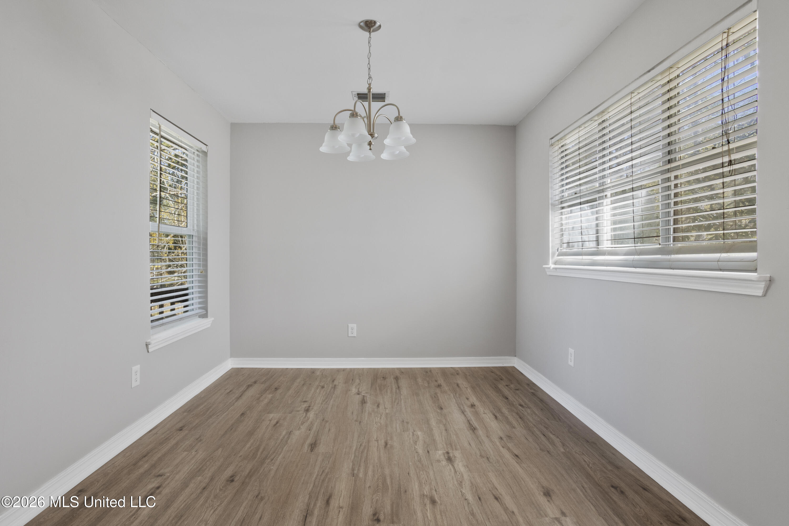 9021 W Simmons Circle