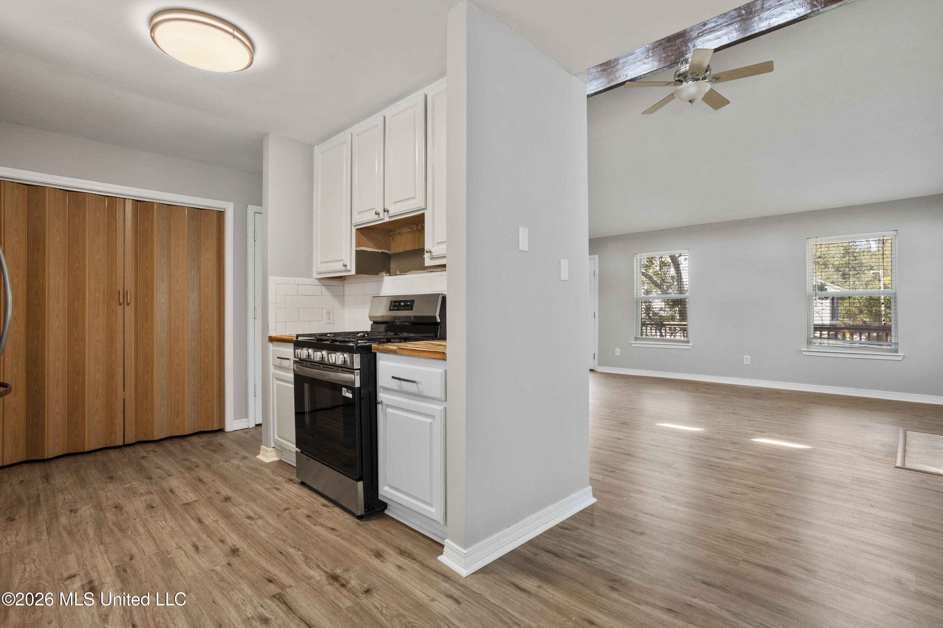 9021 W Simmons Circle