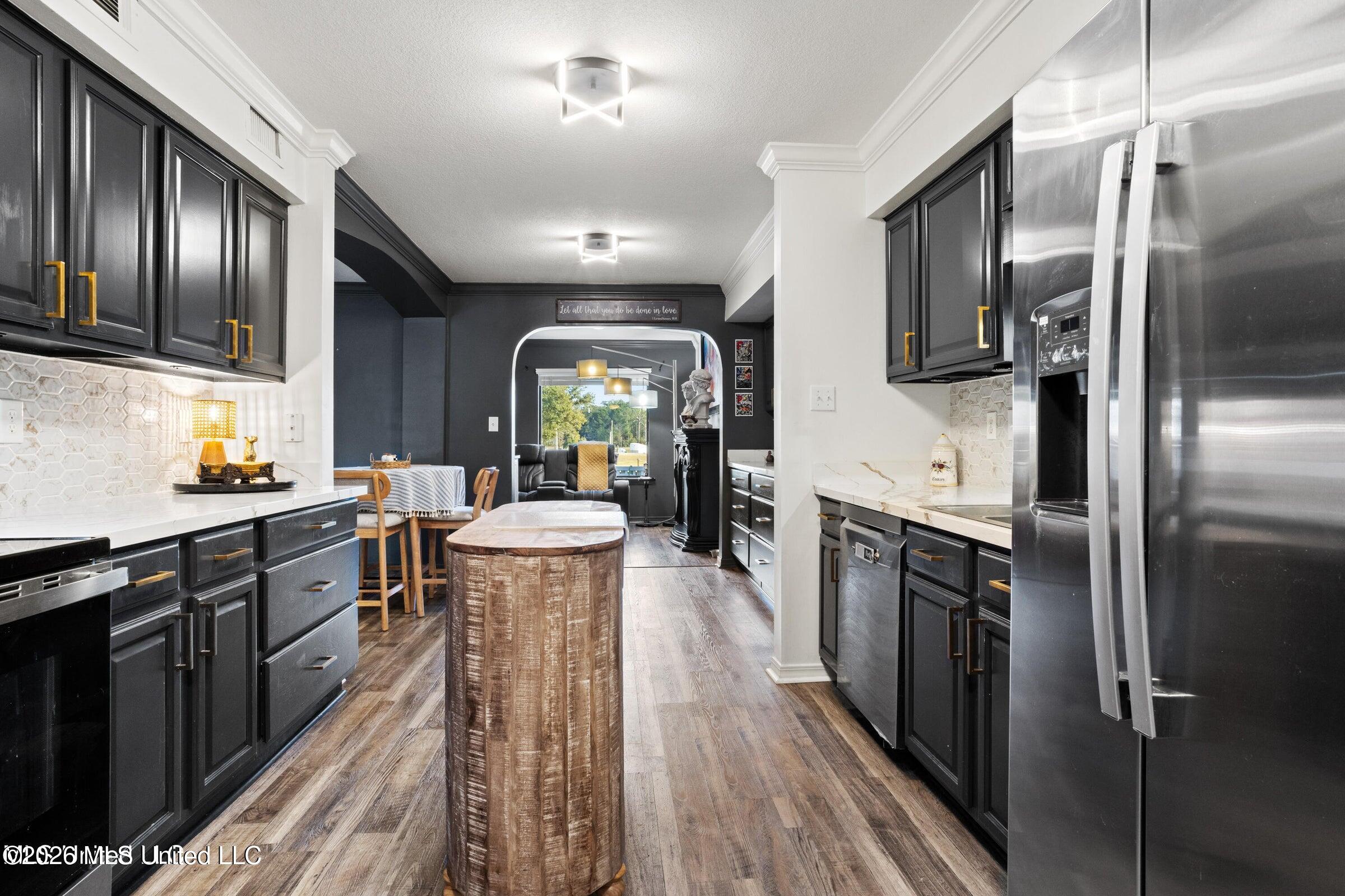 527 Front Beach Drive, 40