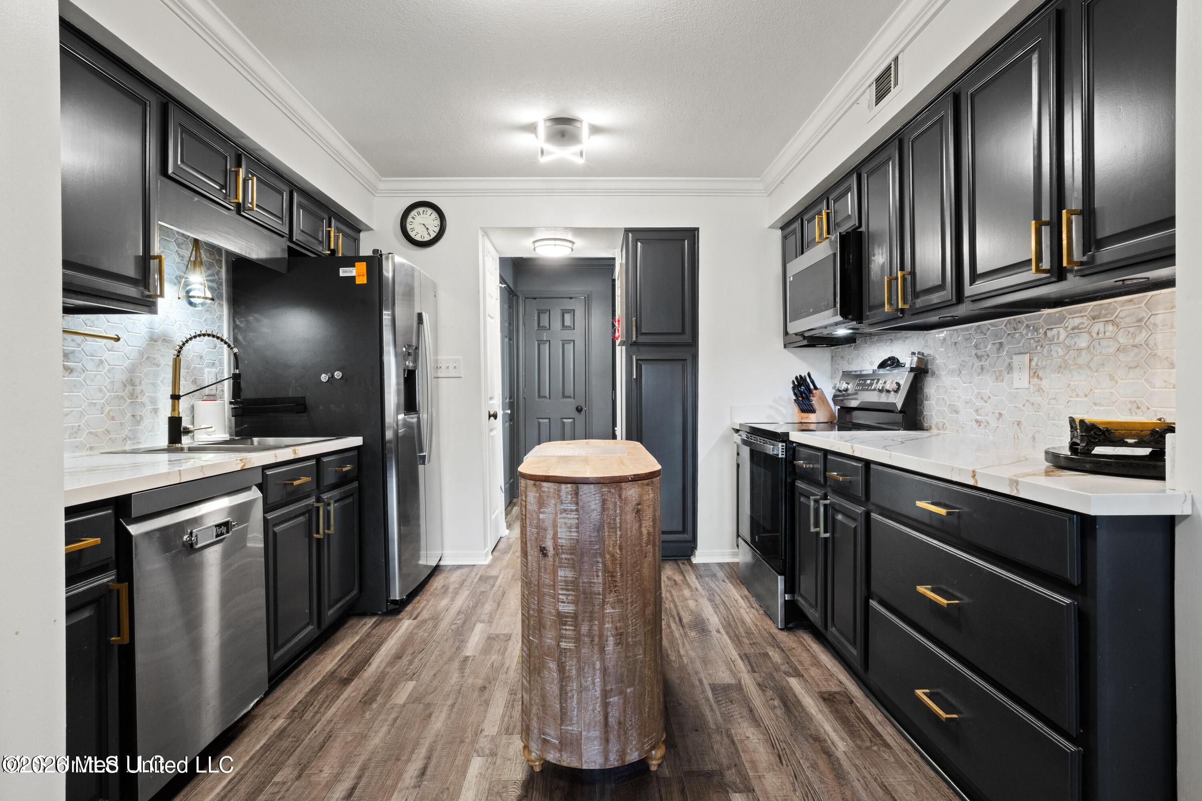 527 Front Beach Drive, 40