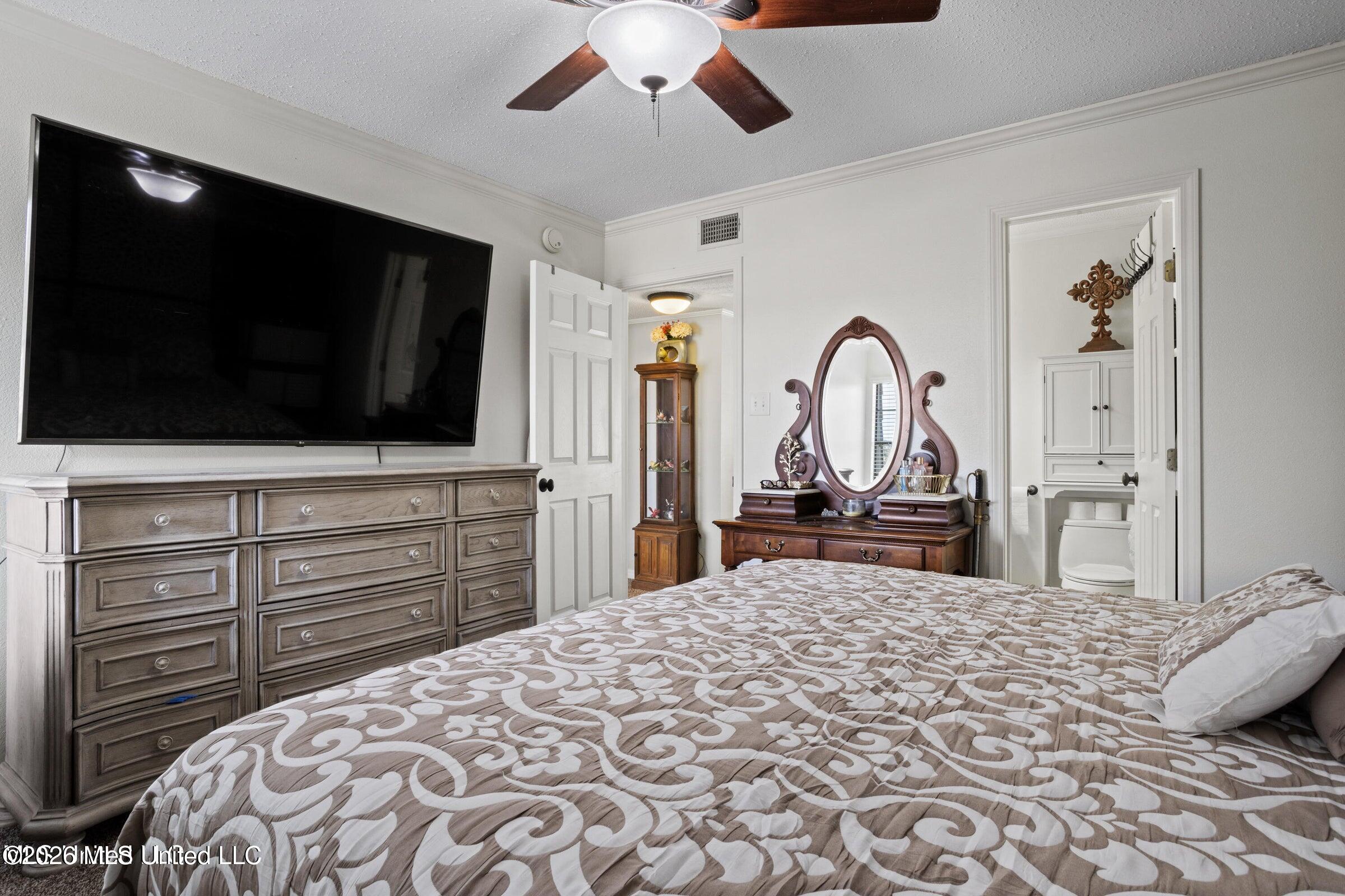 527 Front Beach Drive, 40