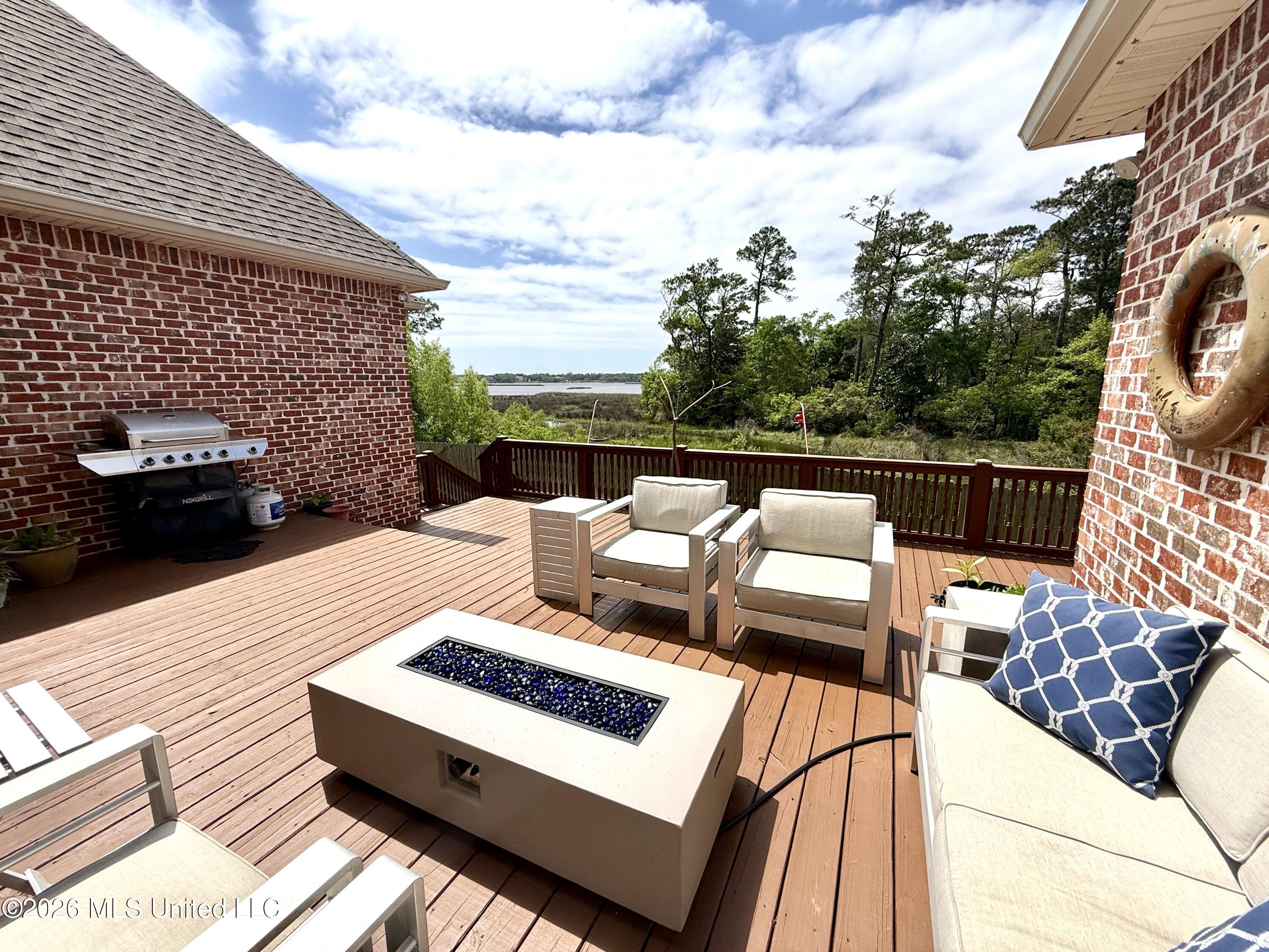 717 Clover Place