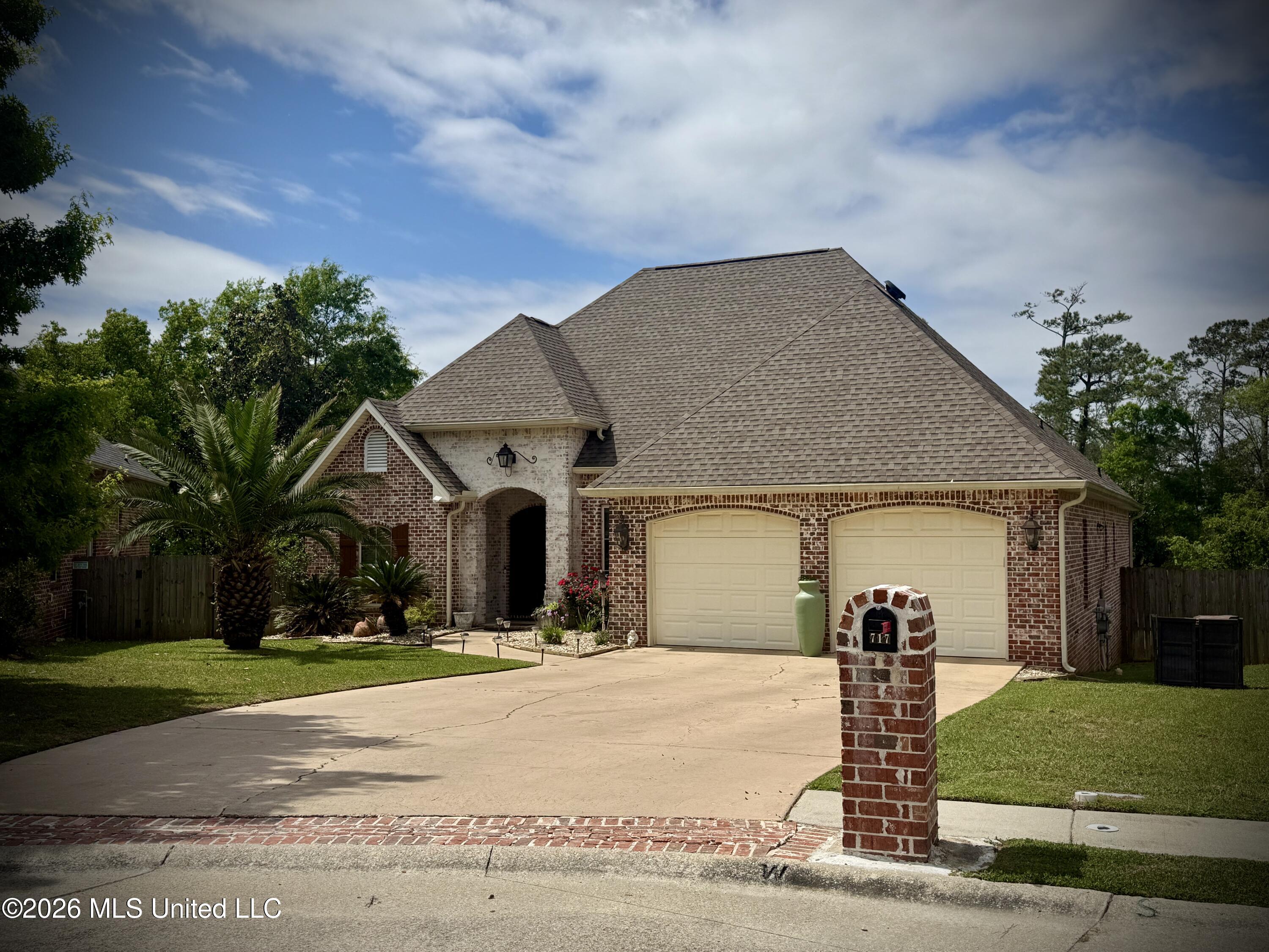717 Clover Place