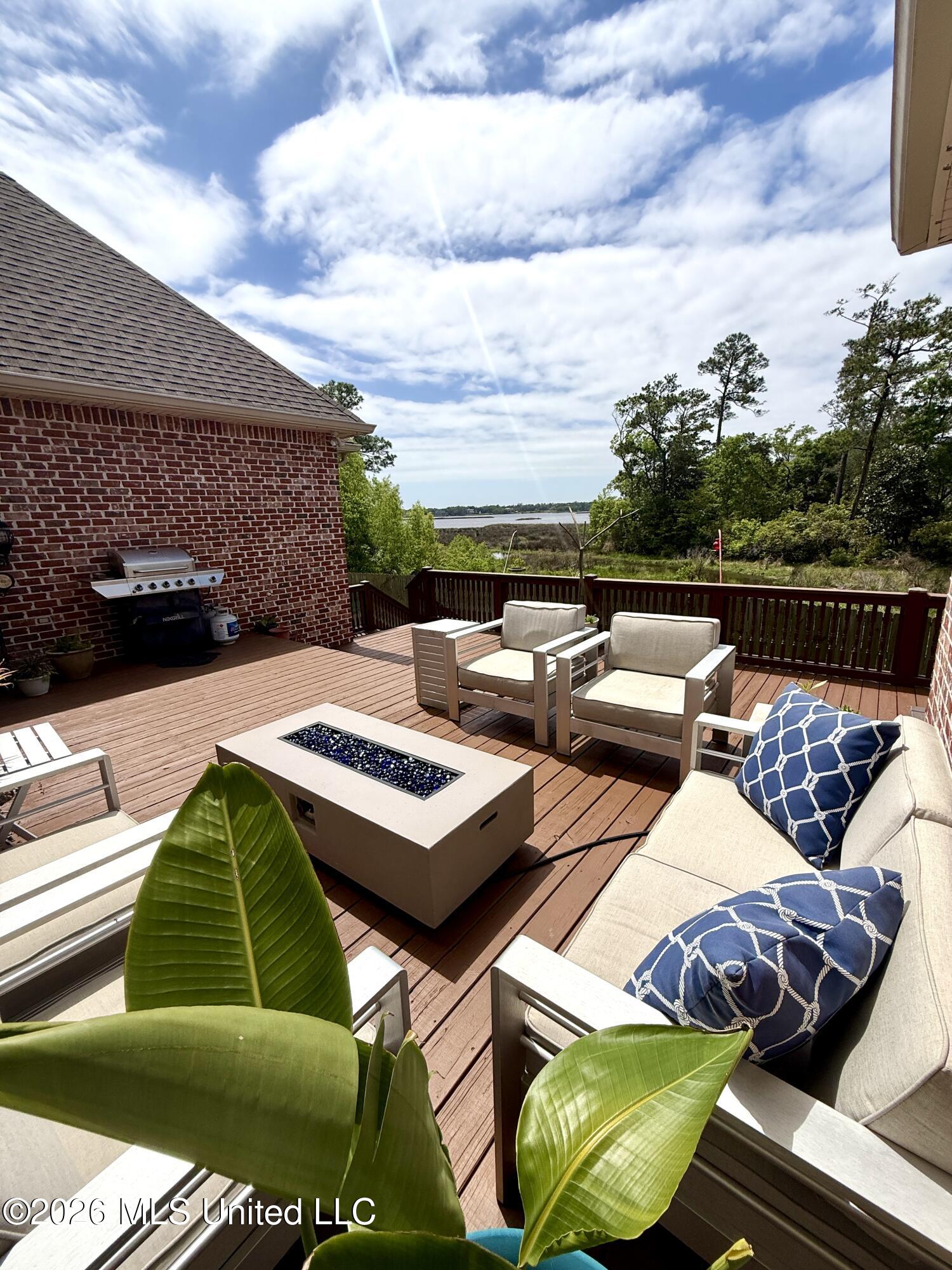 717 Clover Place