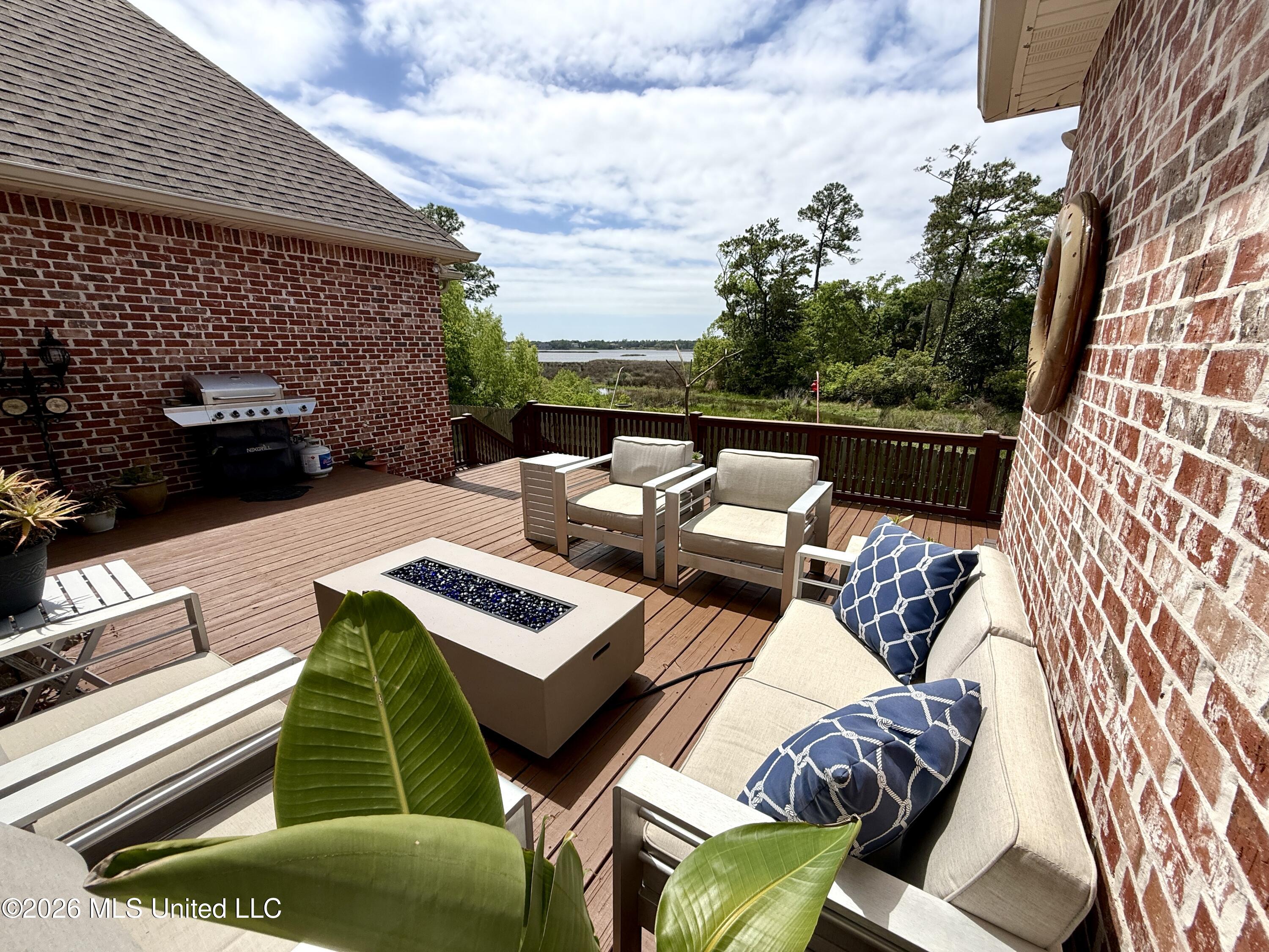 717 Clover Place