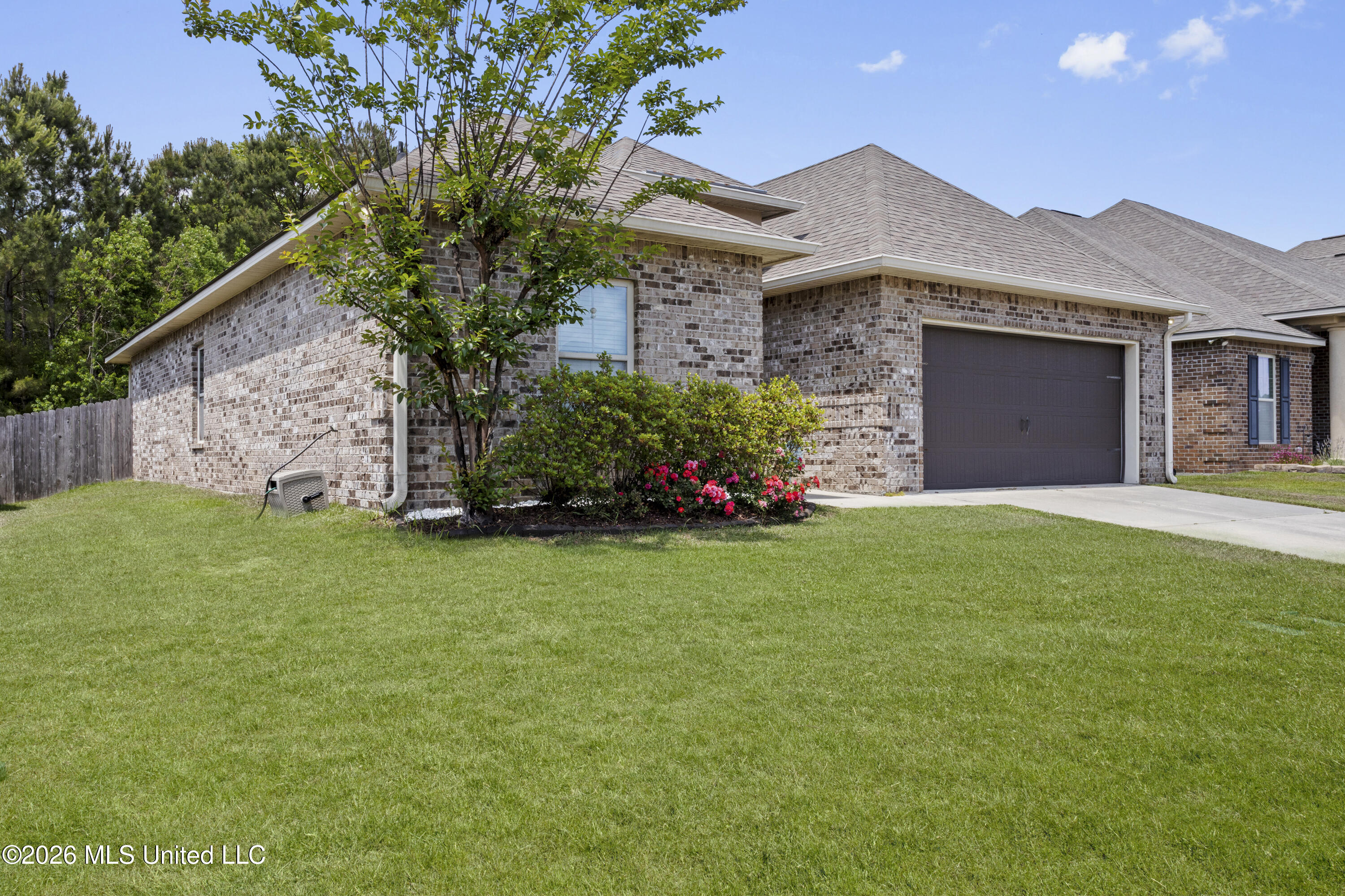 892 Reunion Pl Circle