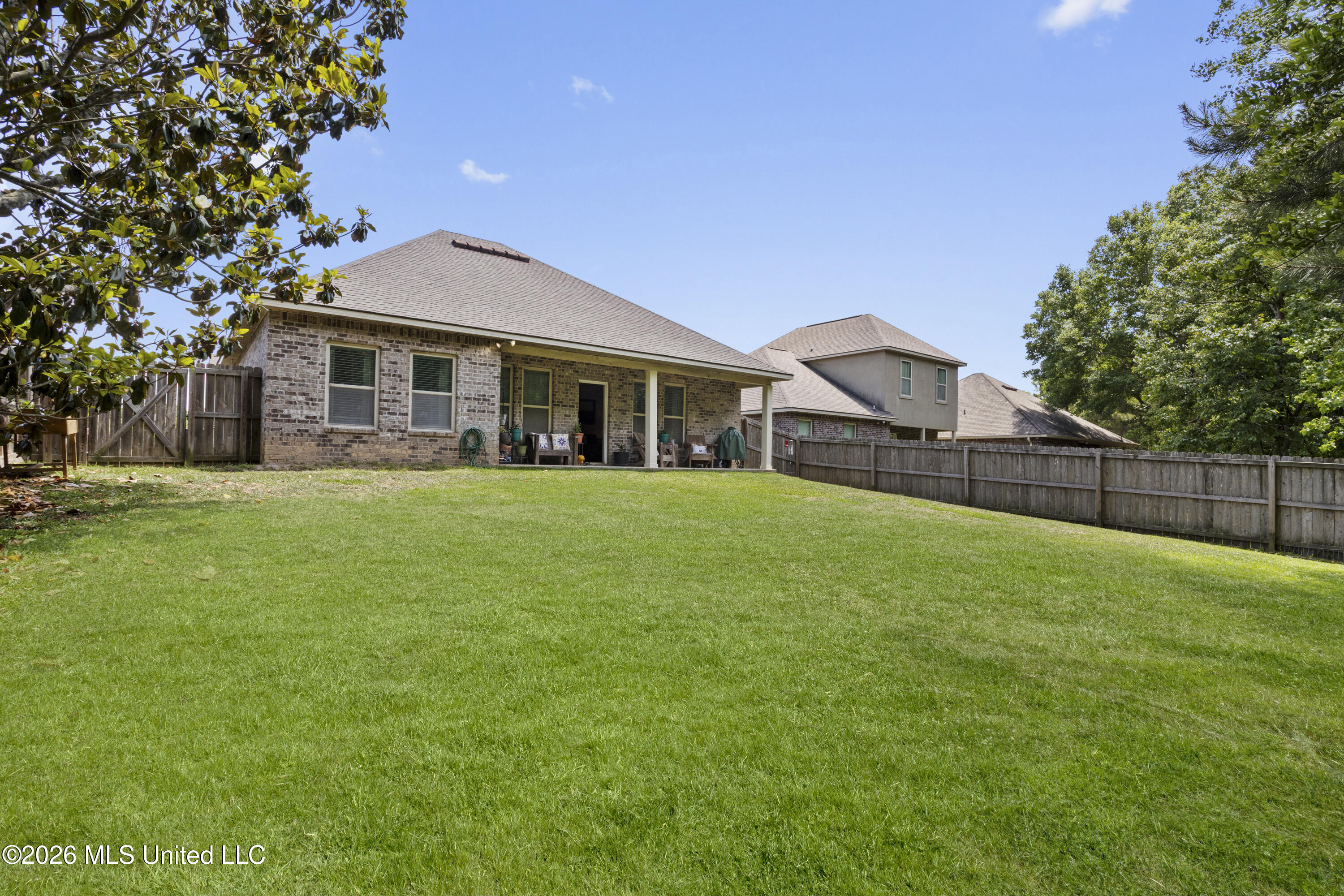 892 Reunion Pl Circle