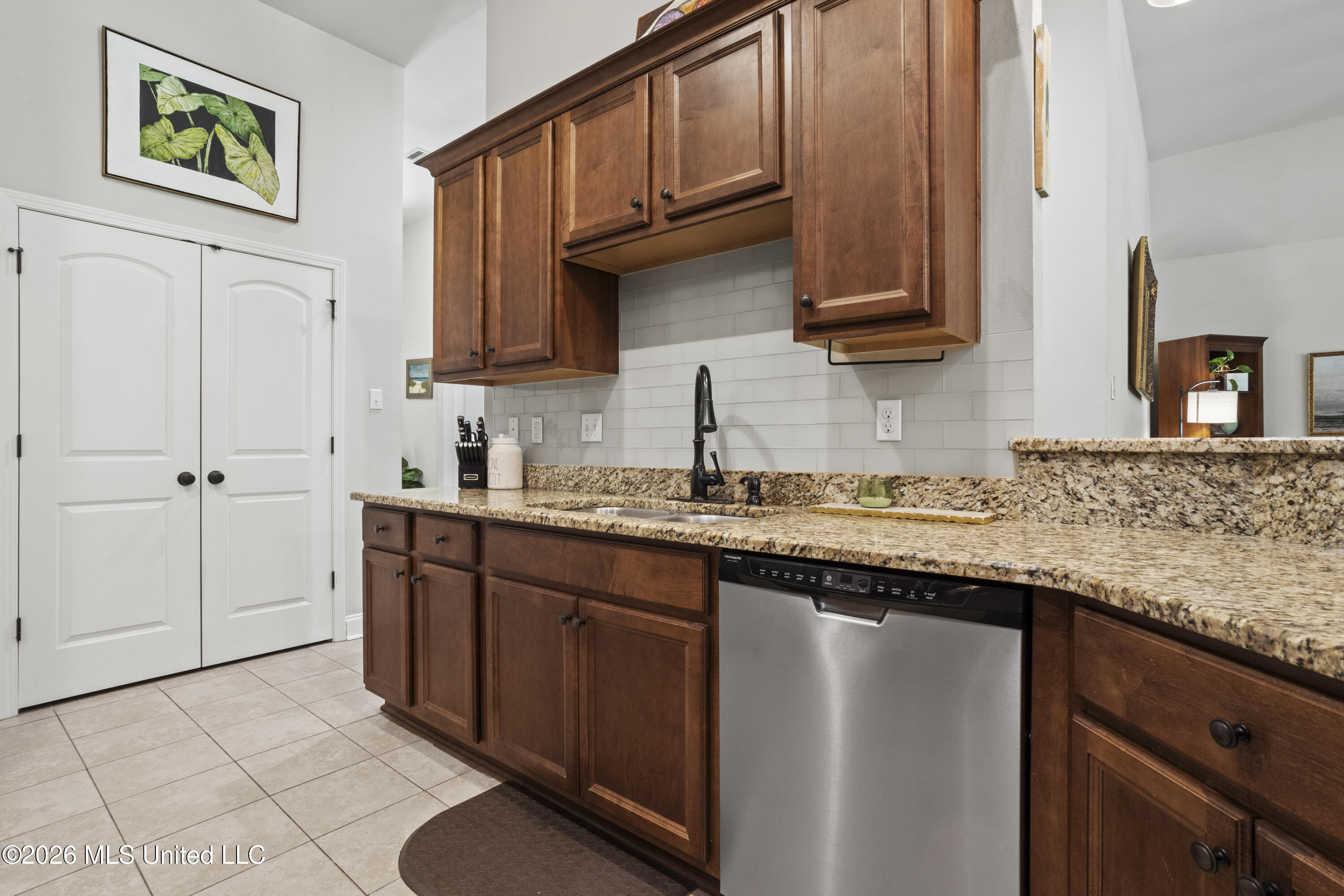 892 Reunion Pl Circle