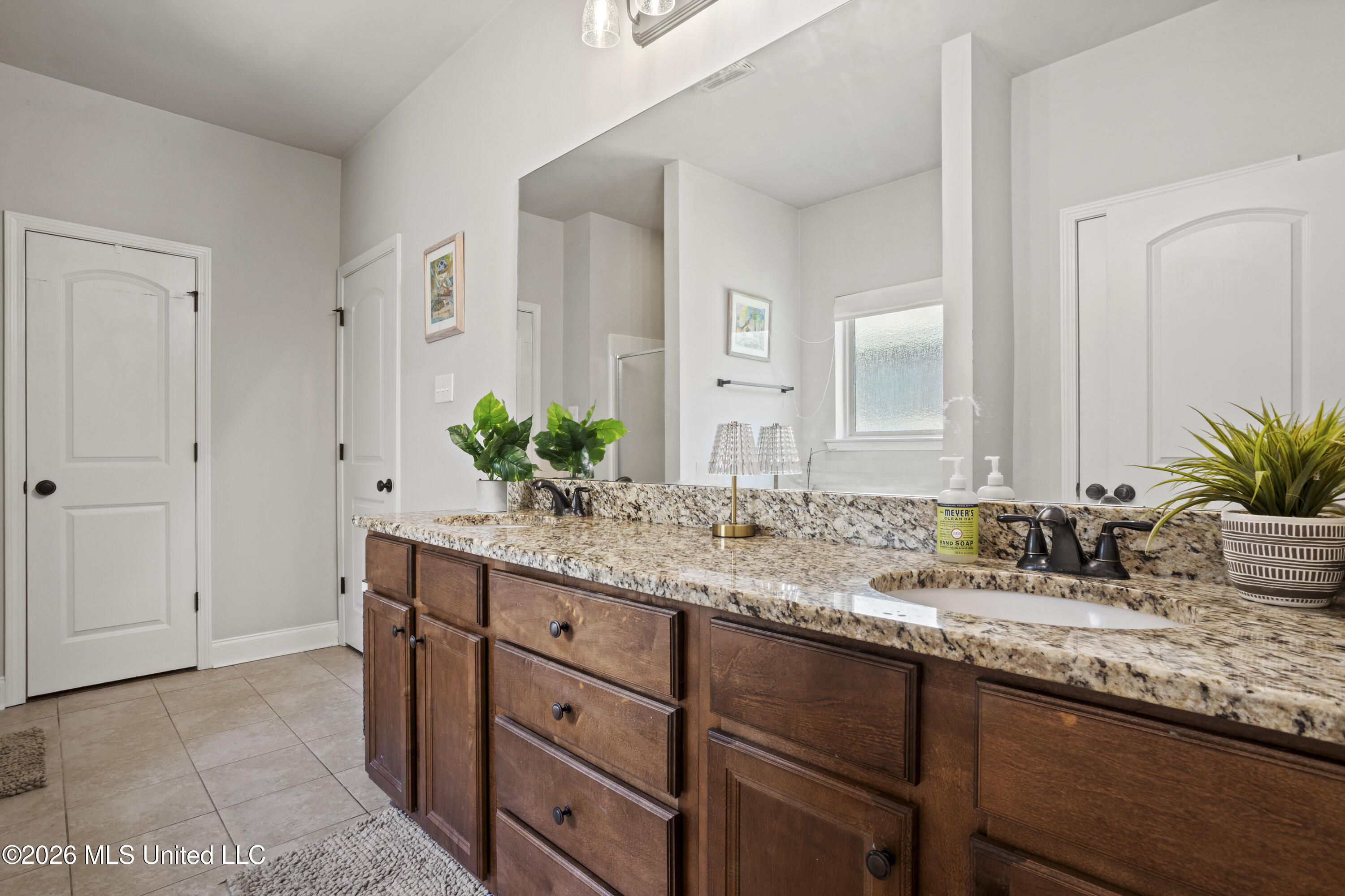 892 Reunion Pl Circle