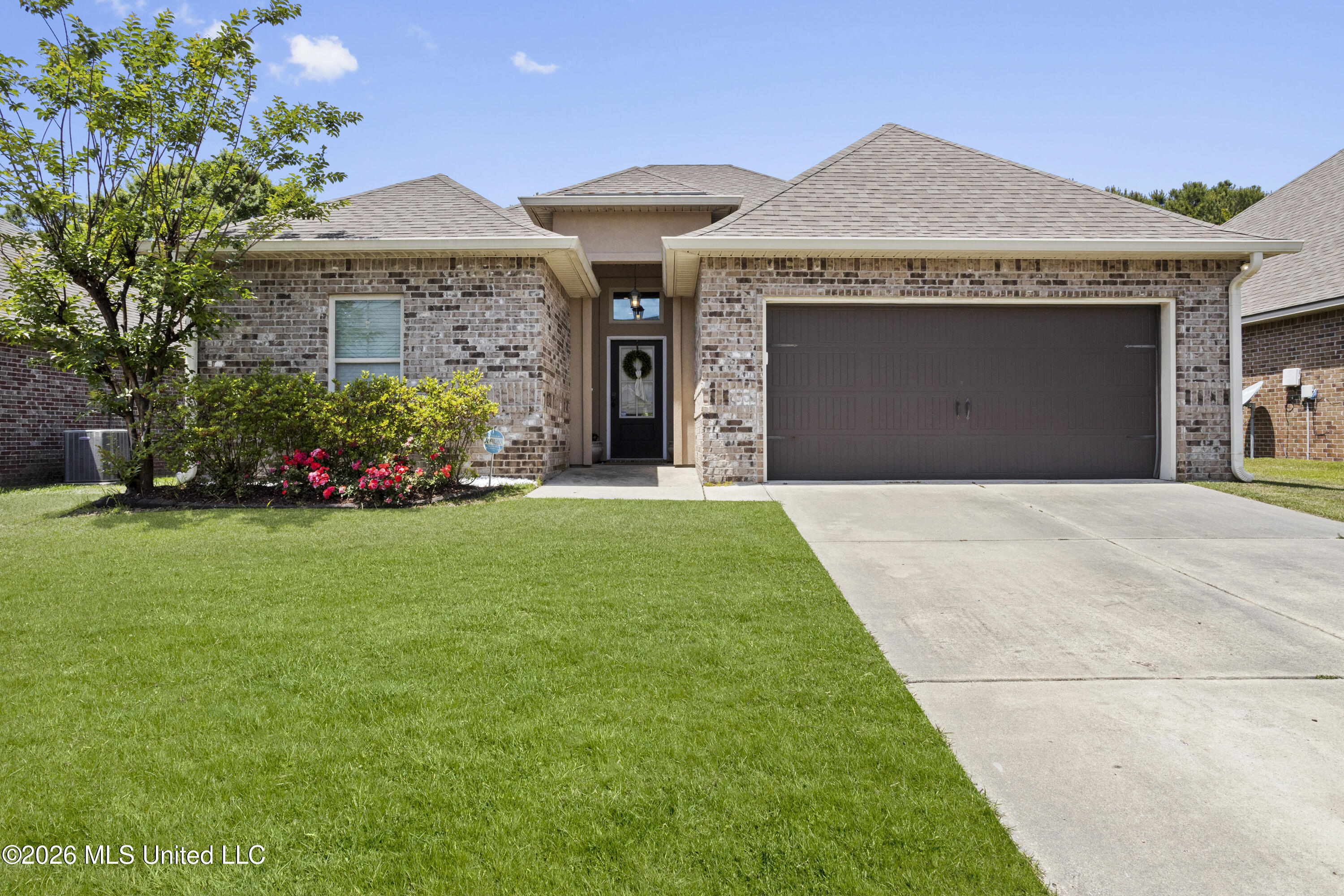 892 Reunion Pl Circle