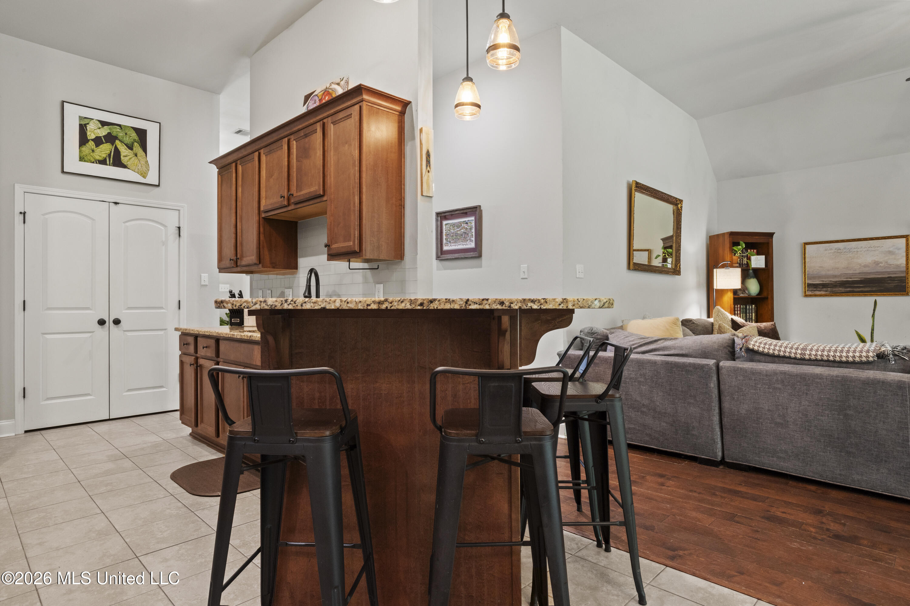 892 Reunion Pl Circle