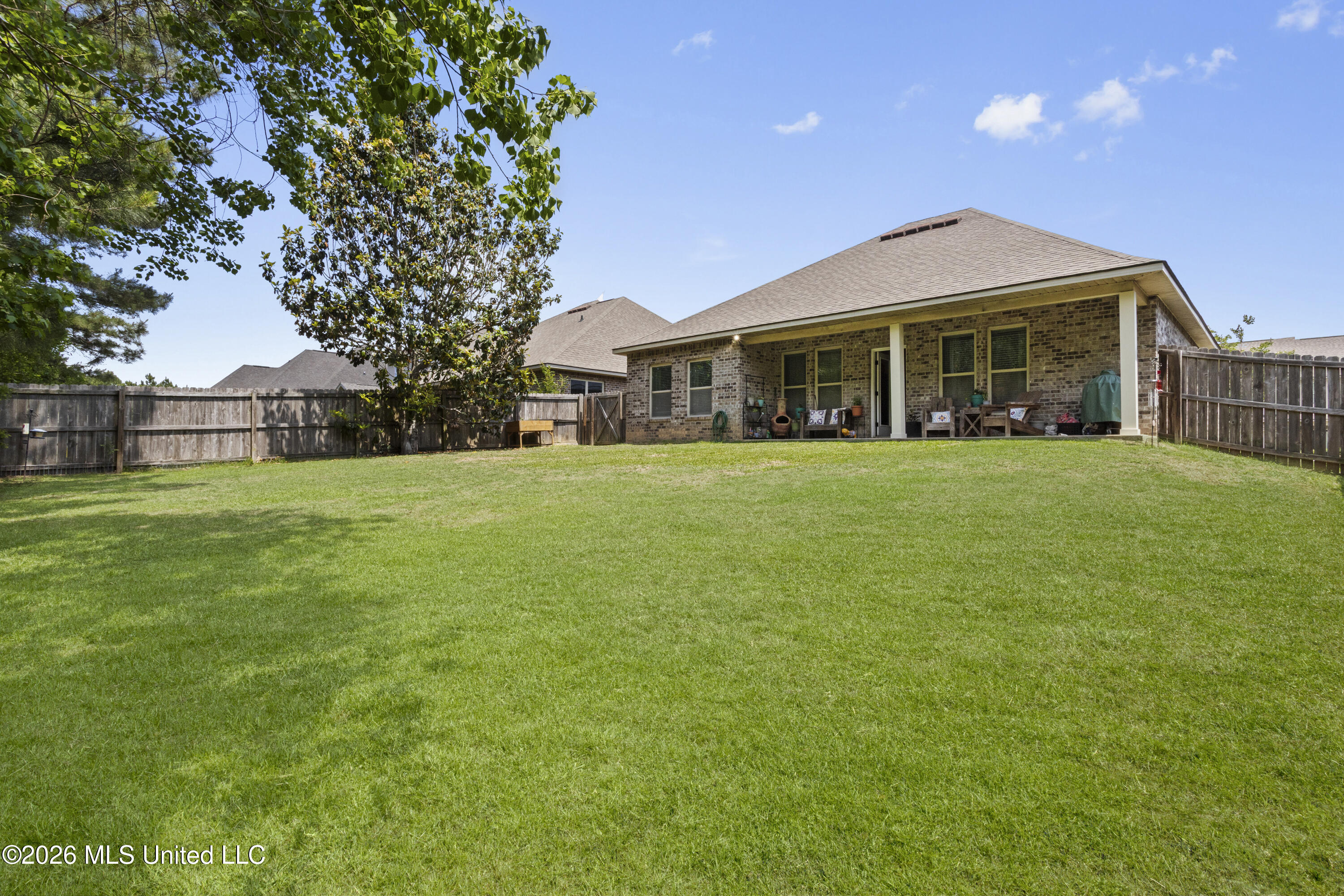 892 Reunion Pl Circle