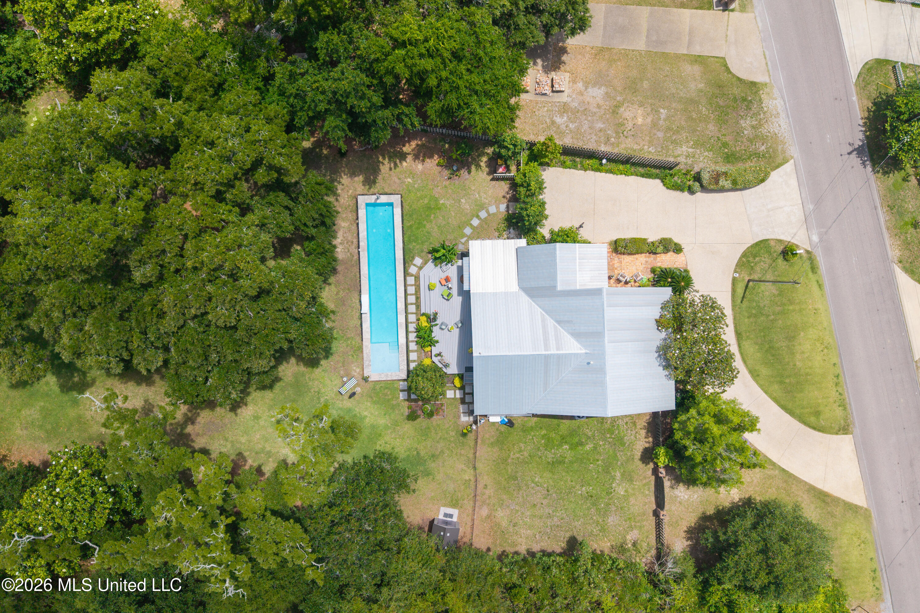 759 E 2nd Street