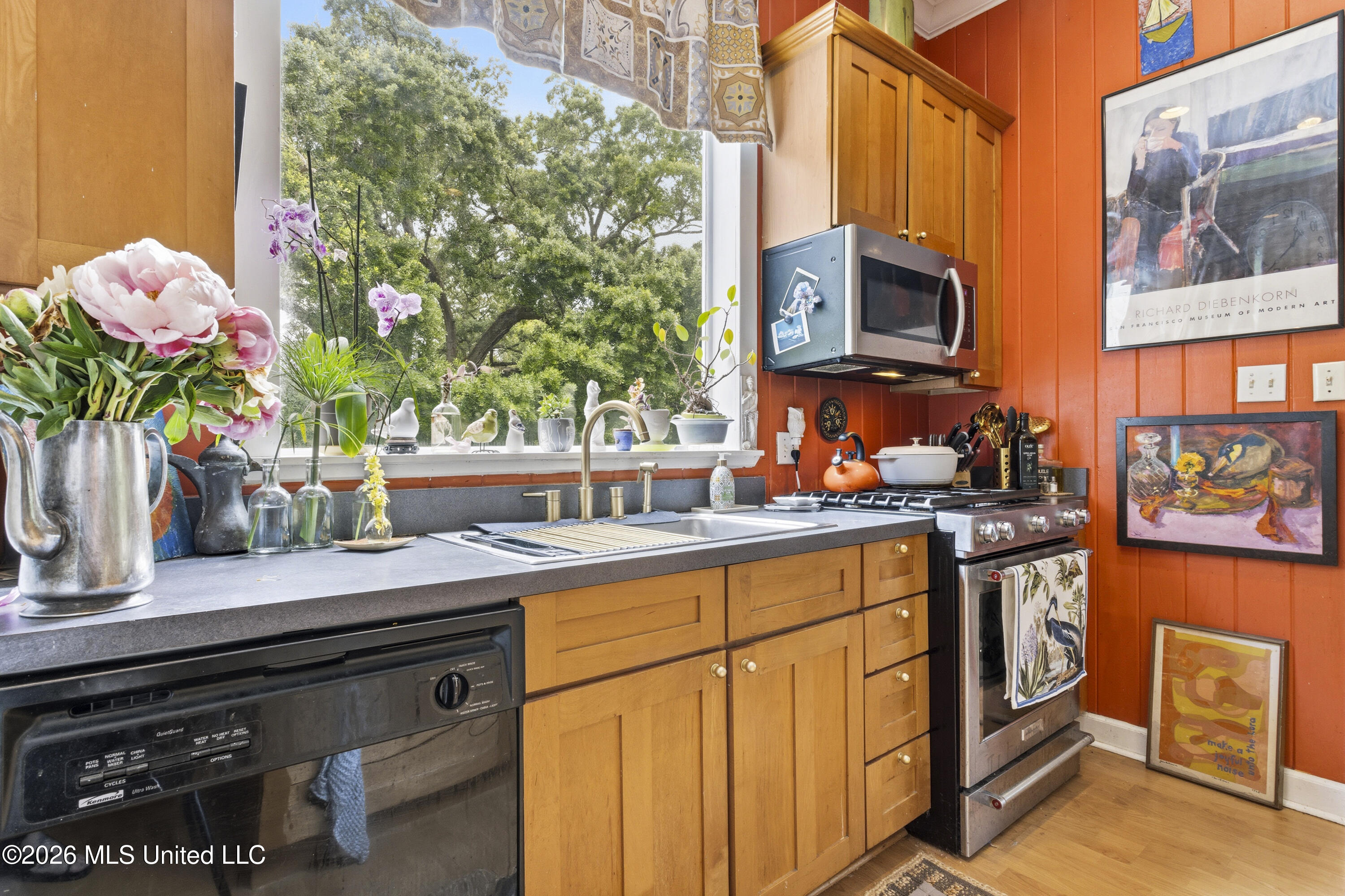 759 E 2nd Street