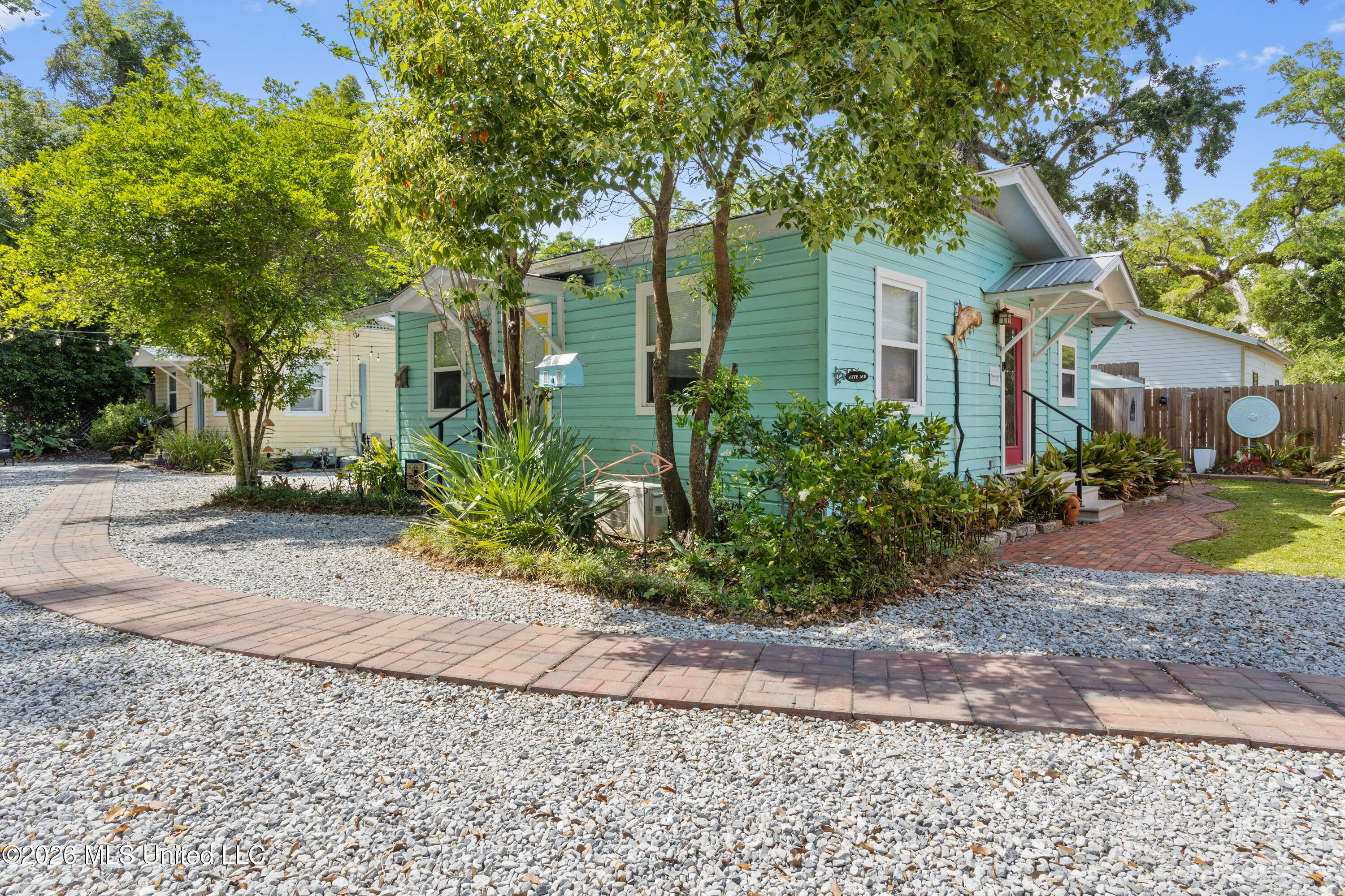 207 Dewey Avenue