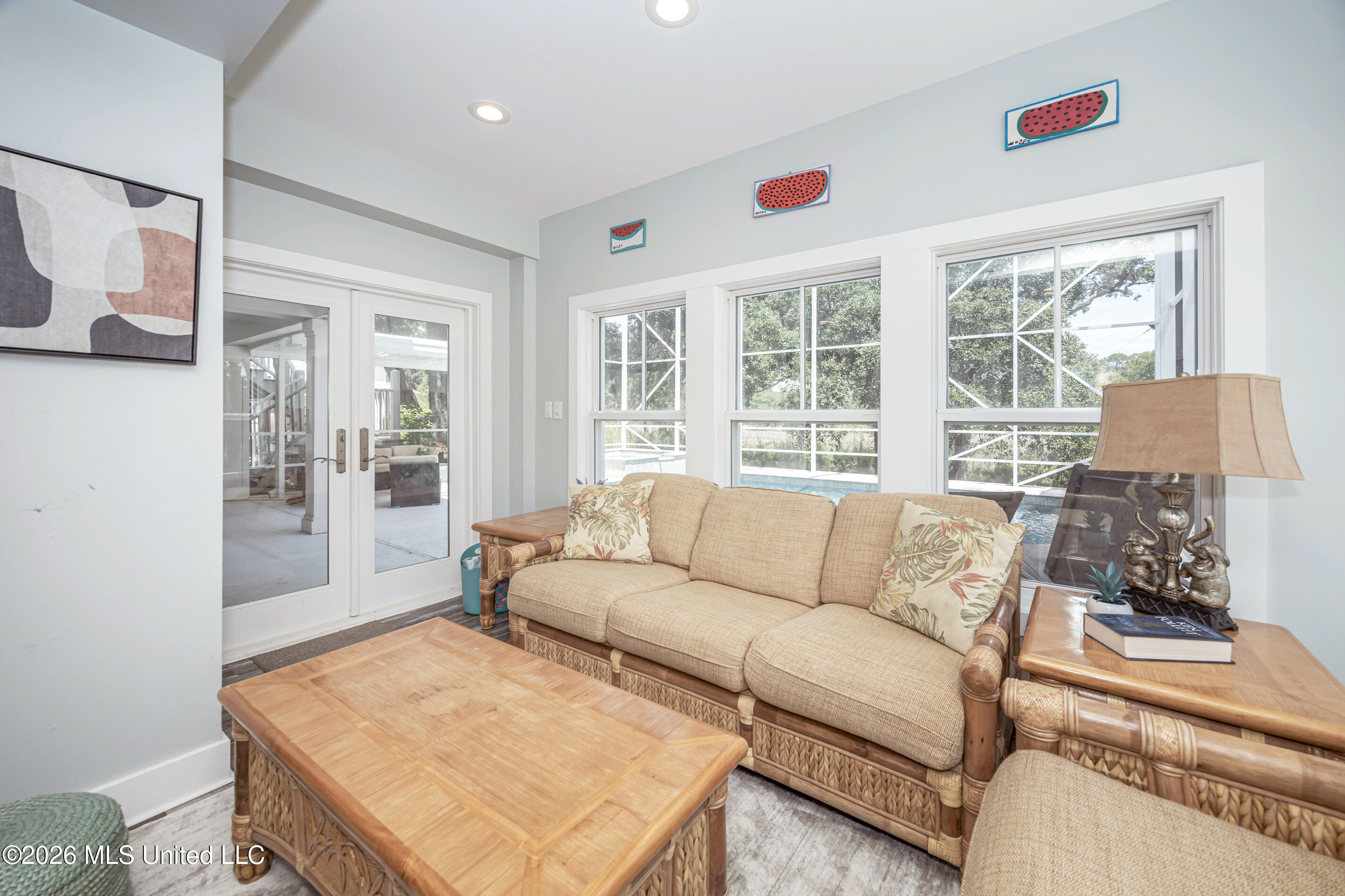 419 E Beach Drive