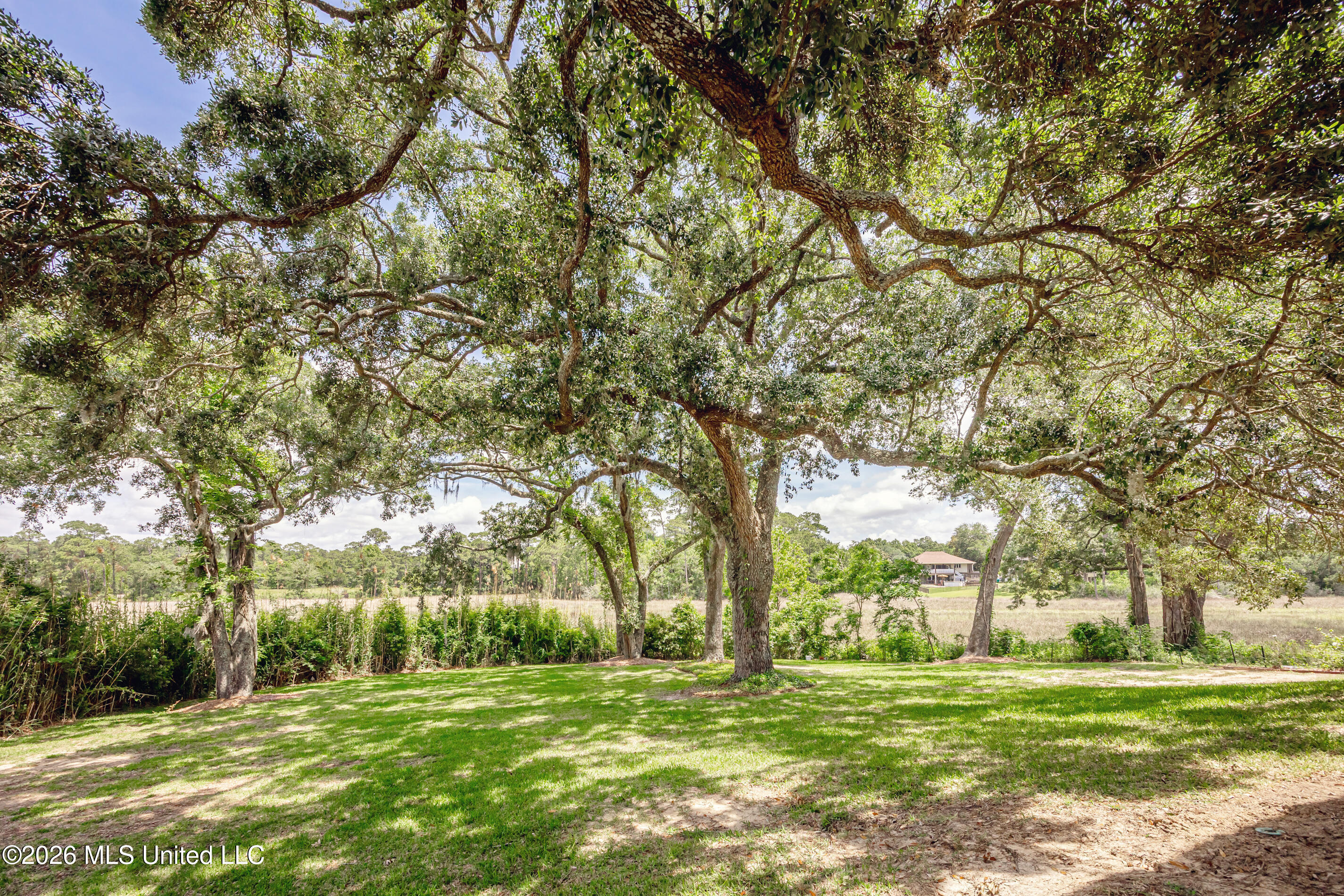 419 E Beach Drive