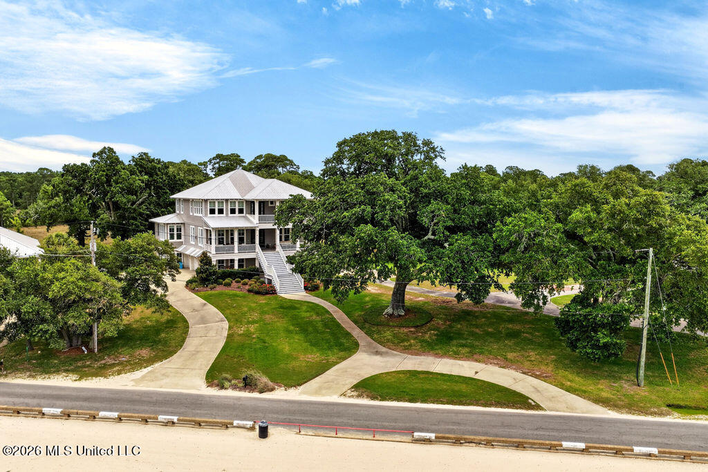 419 E Beach Drive